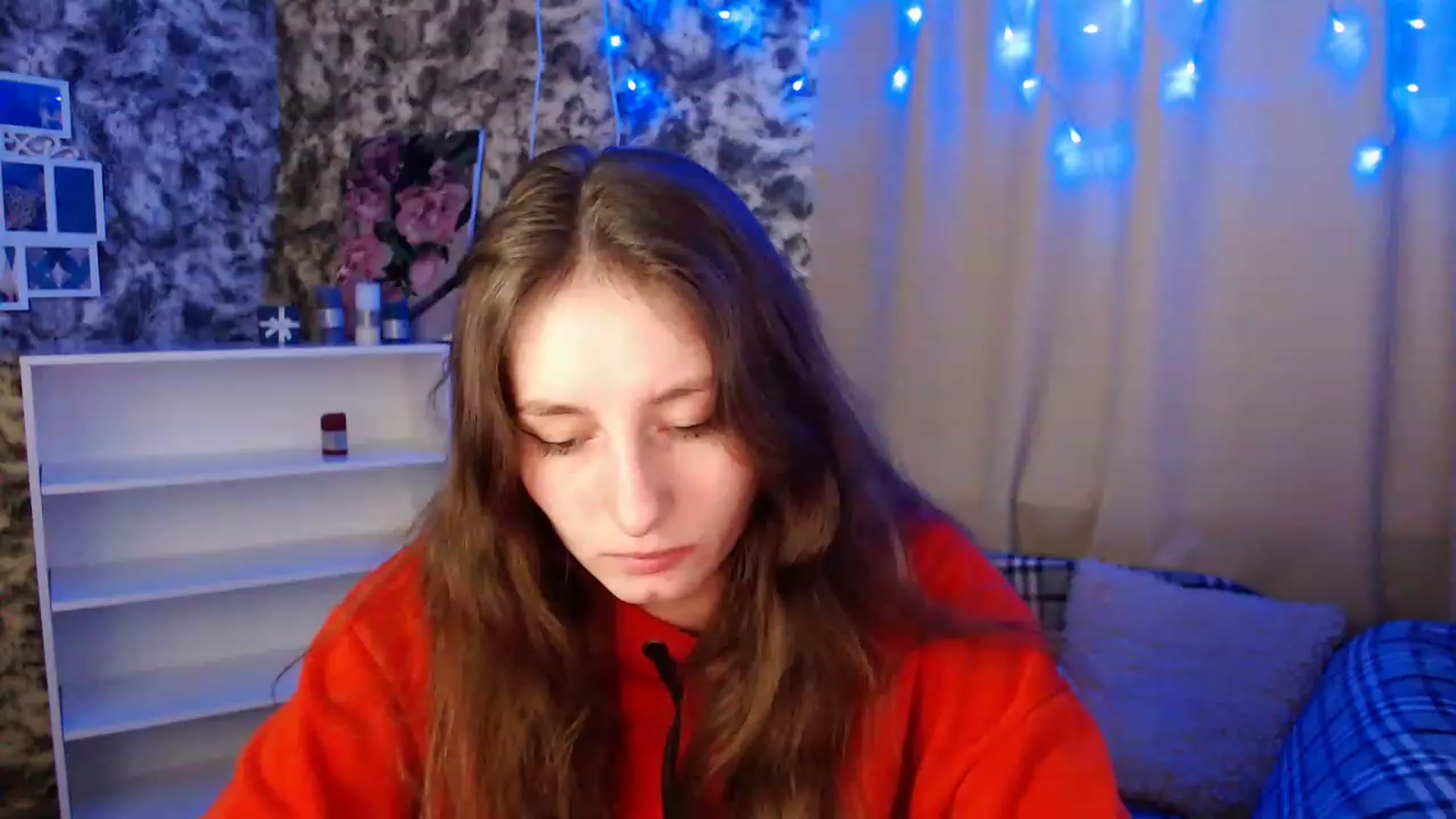 Gallery image thumbnail from Lunnaa_xx's myfreecams stream on, 12/22/2022, 18:46 image 7 of 20