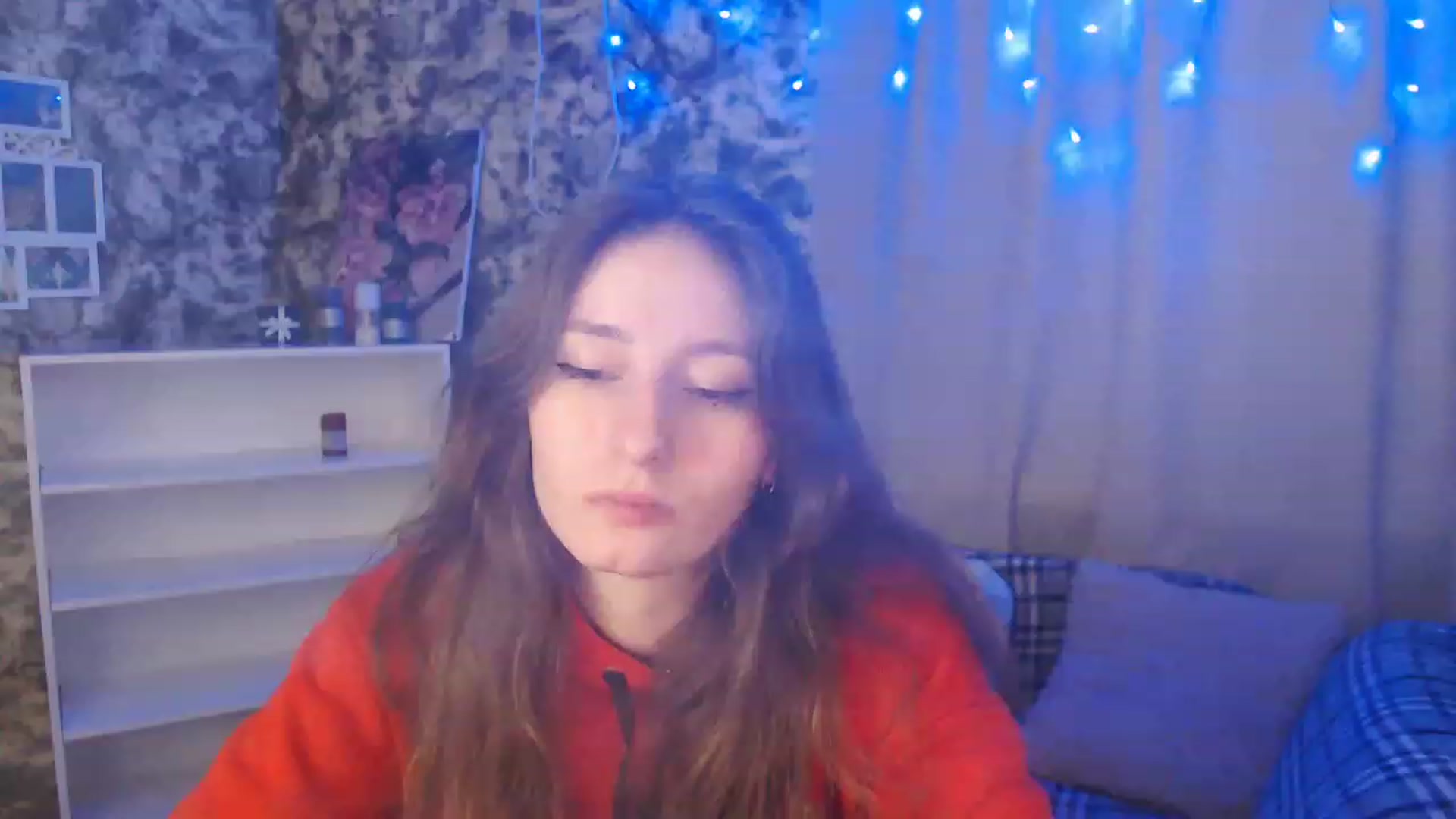 Gallery image thumbnail from Lunnaa_xx's myfreecams stream on, 12/22/2022, 18:46 image 17 of 20