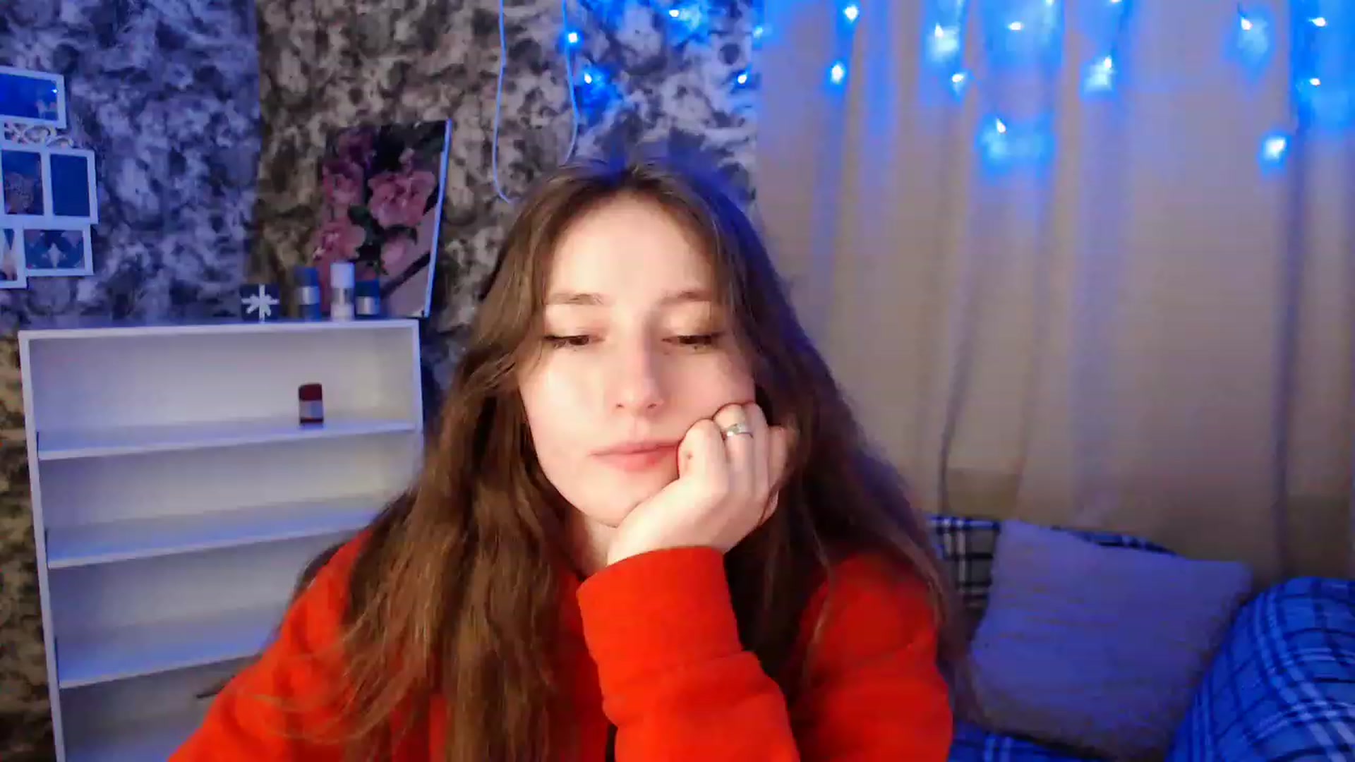 Gallery image thumbnail from Lunnaa_xx's myfreecams stream on, 12/22/2022, 18:46 image 11 of 20