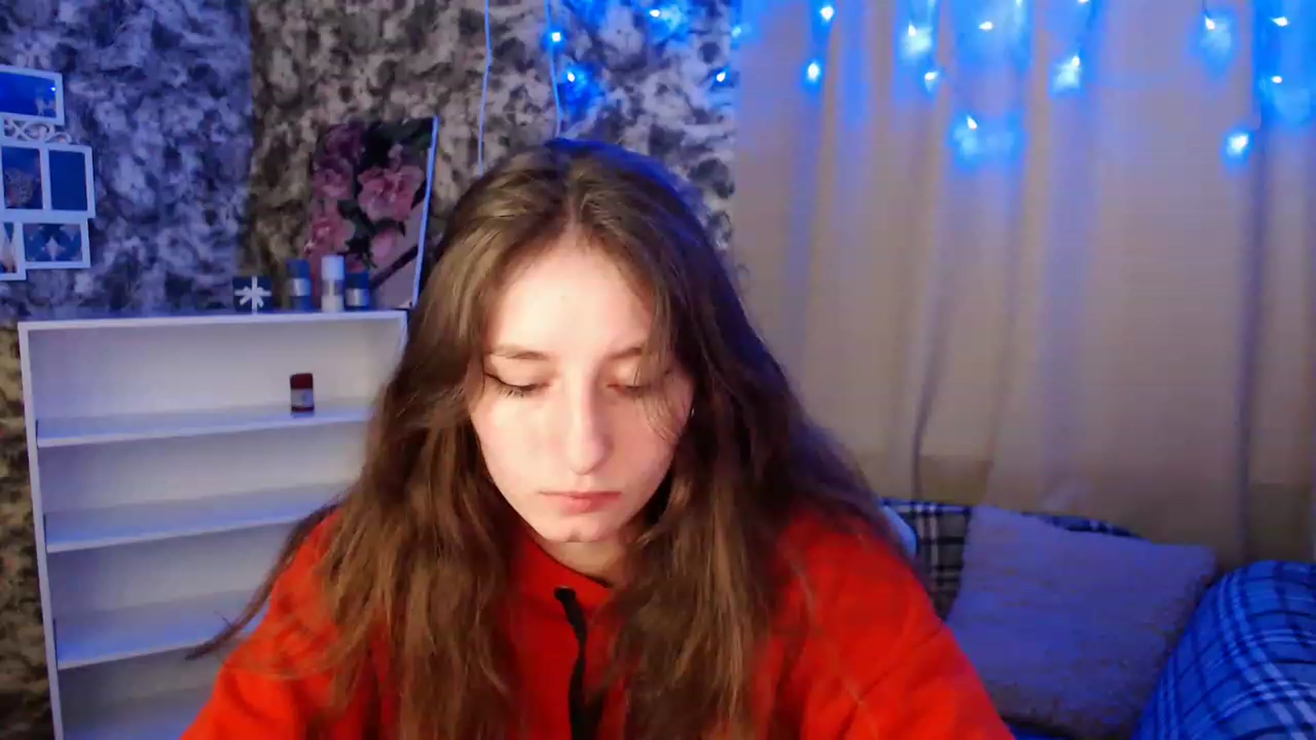 Gallery image thumbnail from Lunnaa_xx's myfreecams stream on, 12/22/2022, 18:46 image 10 of 20