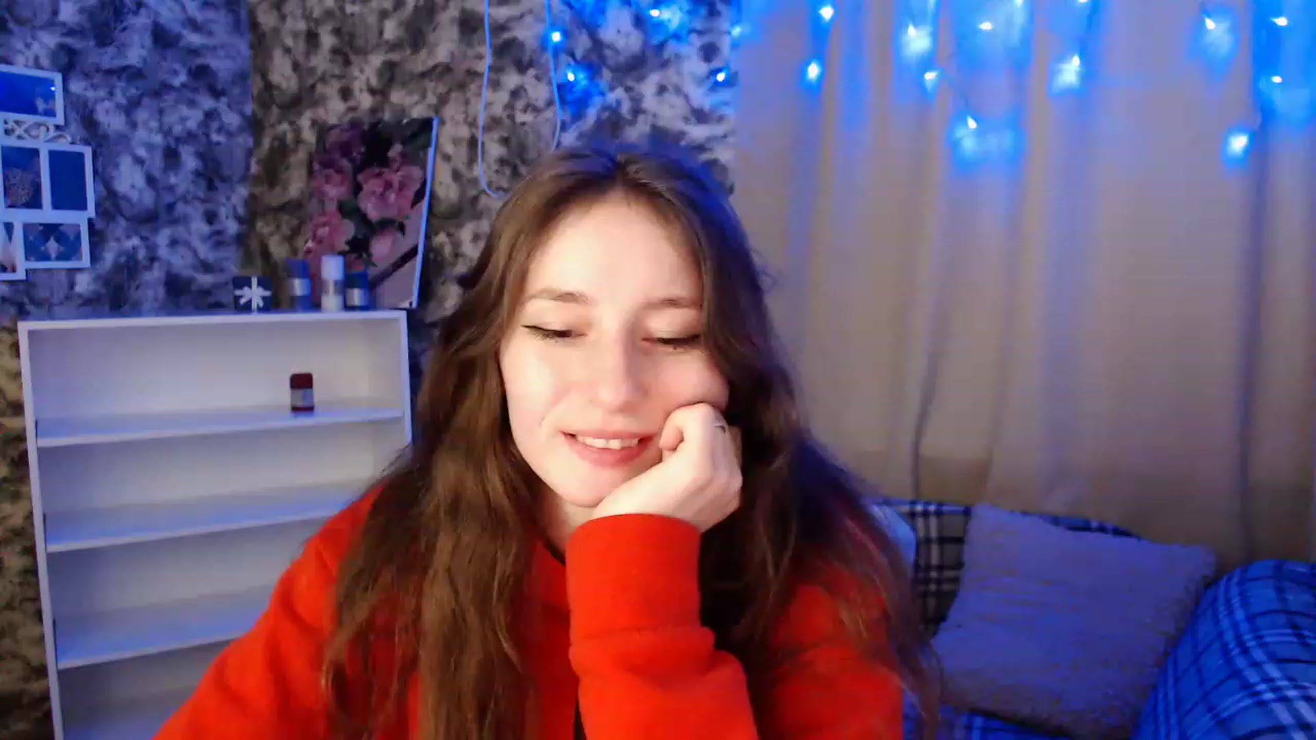 Gallery image thumbnail from Lunnaa_xx's myfreecams stream on, 12/22/2022, 18:46 image 12 of 20