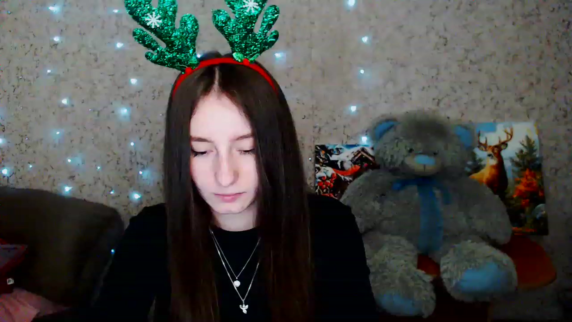 Gallery image thumbnail from Lunnaa_xx's myfreecams stream on, 12/25/2022, 21:41 image 17 of 20