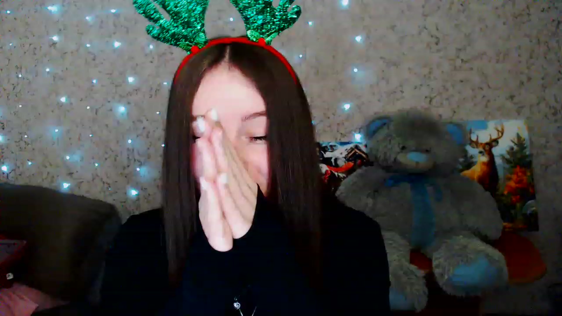 Gallery image thumbnail from Lunnaa_xx's myfreecams stream on, 12/25/2022, 21:41 image 8 of 20
