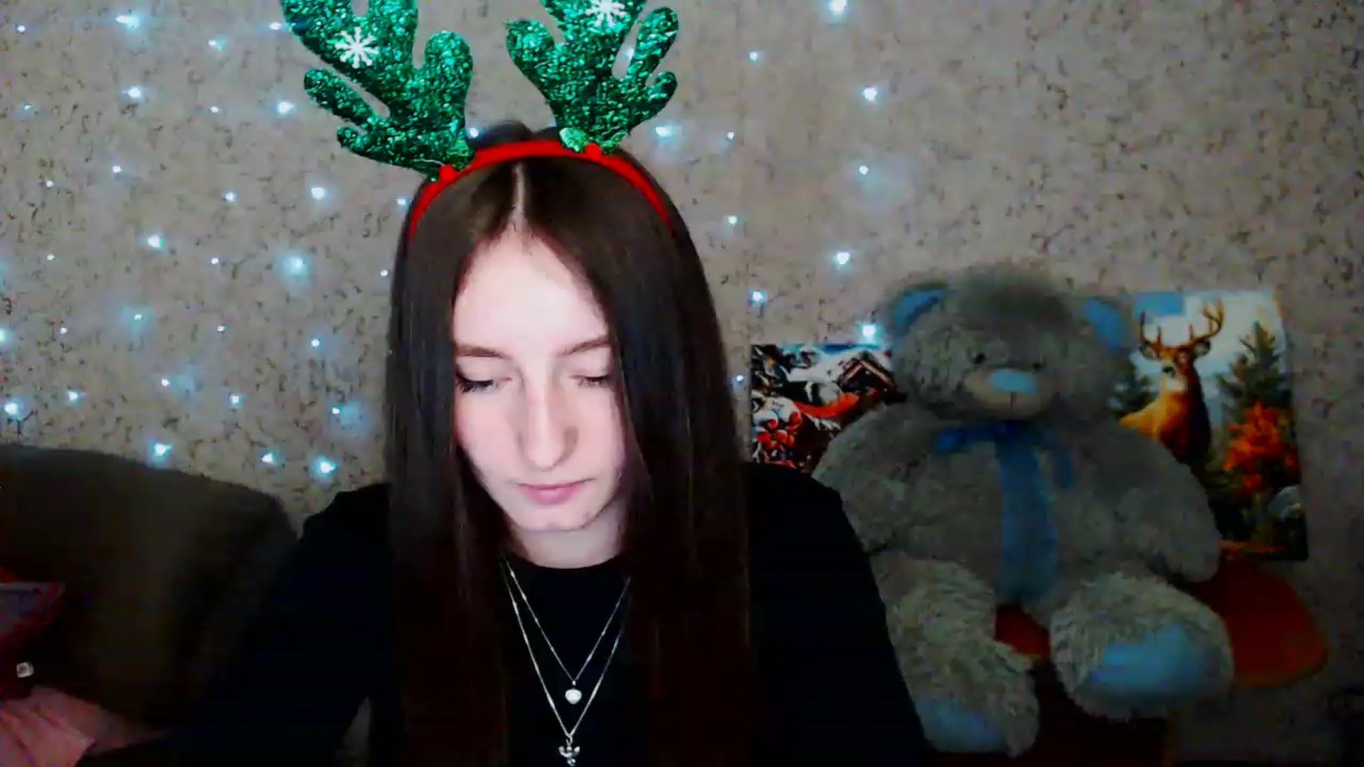 Gallery image thumbnail from Lunnaa_xx's myfreecams stream on, 12/25/2022, 21:41 image 19 of 20