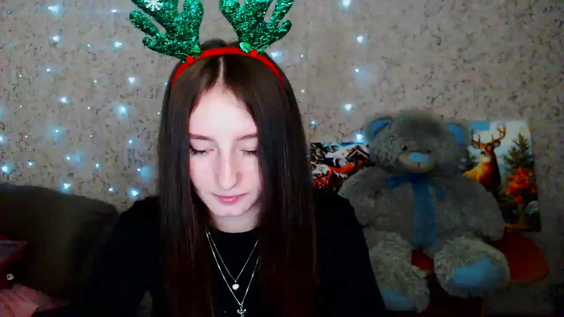 Gallery image thumbnail from Lunnaa_xx's myfreecams stream on, 12/25/2022, 21:41 image 12 of 20
