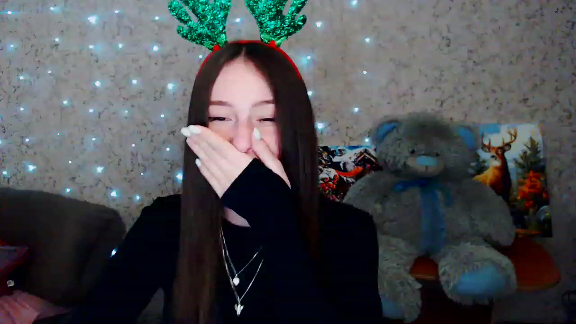 Gallery image thumbnail from Lunnaa_xx's myfreecams stream on, 12/25/2022, 21:41 image 6 of 20