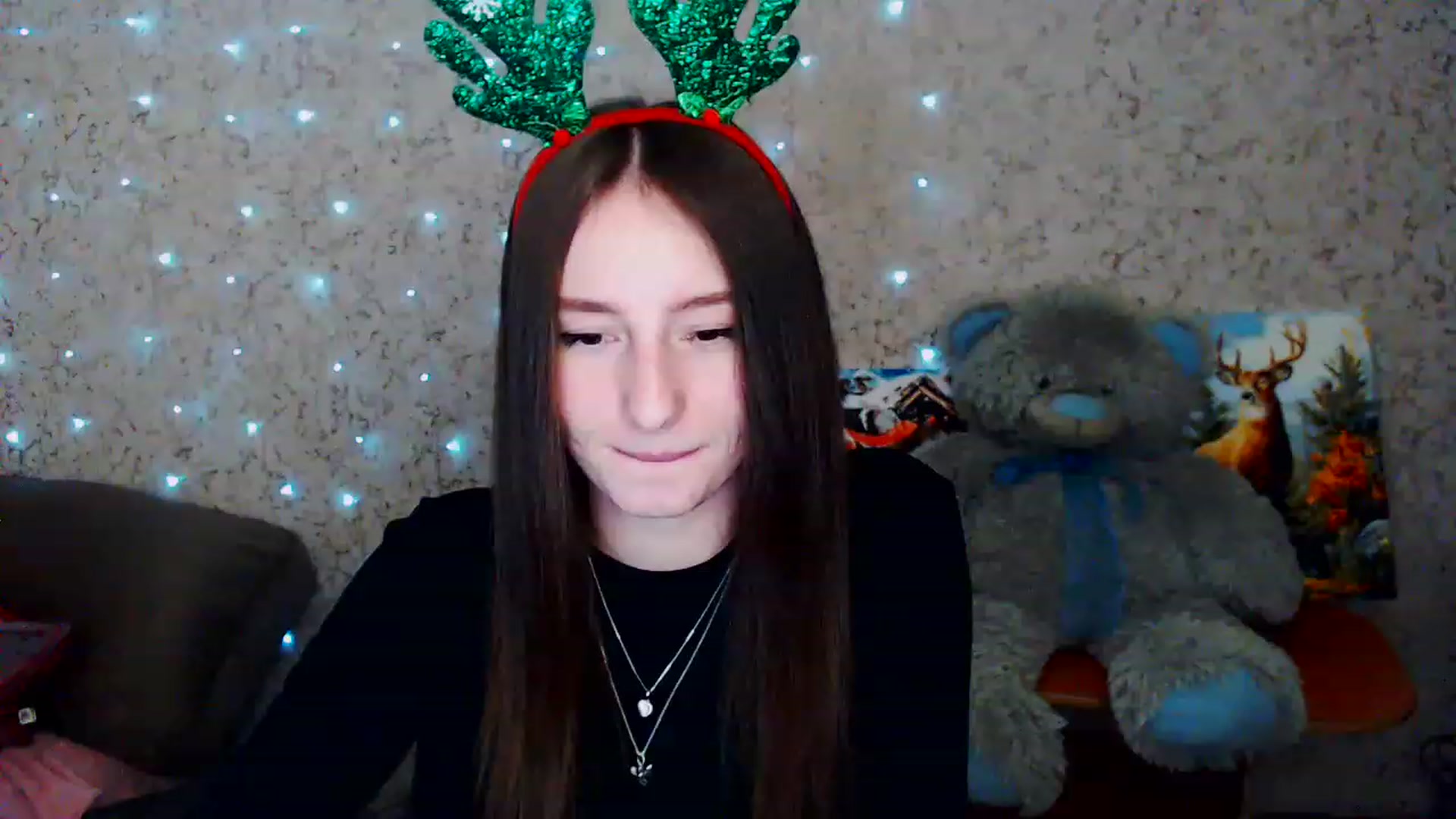 Gallery image thumbnail from Lunnaa_xx's myfreecams stream on, 12/25/2022, 21:41 image 5 of 20
