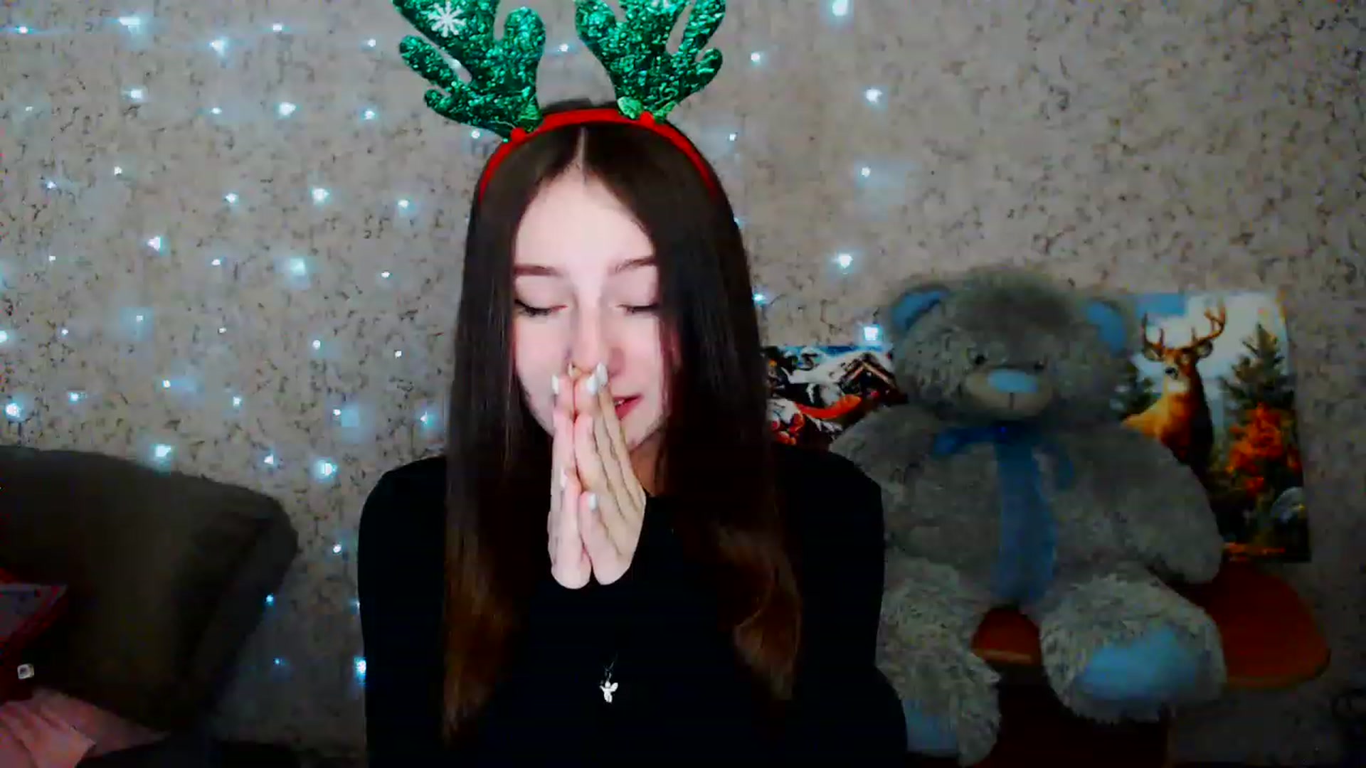 Gallery image thumbnail from Lunnaa_xx's myfreecams stream on, 12/25/2022, 21:41 image 7 of 20