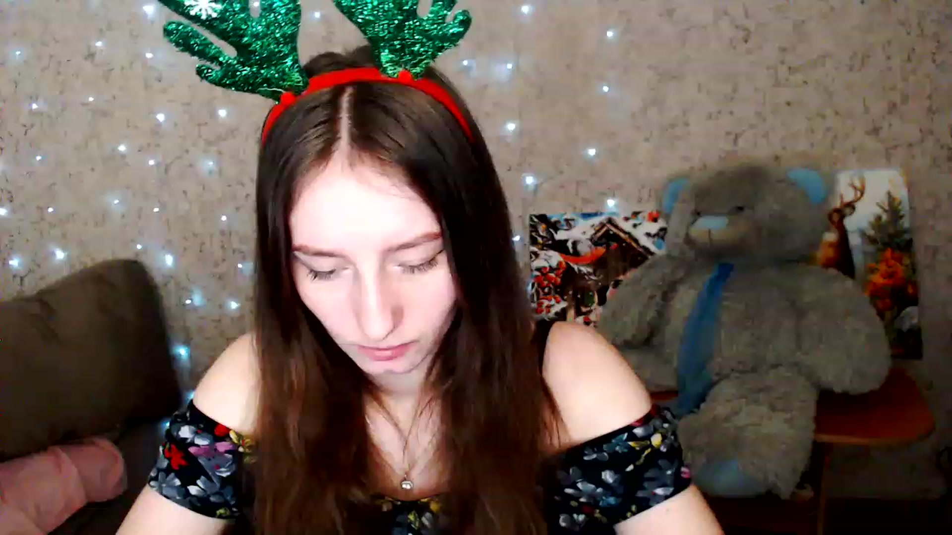 Gallery image thumbnail from Lunnaa_xx's myfreecams stream on, 12/28/2022, 16:37 image 12 of 20