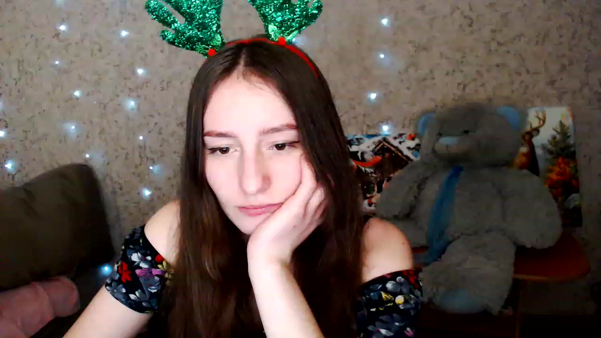 Gallery image thumbnail from Lunnaa_xx's myfreecams stream on, 12/28/2022, 16:37 image 1 of 20