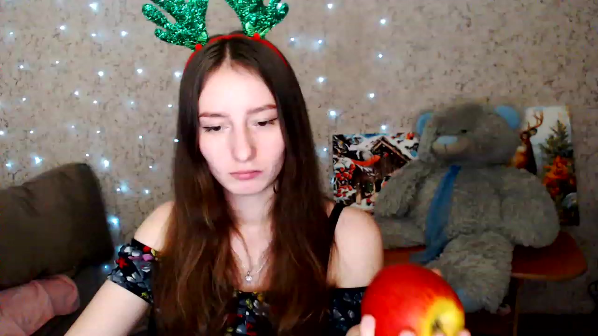 Gallery image thumbnail from Lunnaa_xx's myfreecams stream on, 12/28/2022, 16:37 image 13 of 20