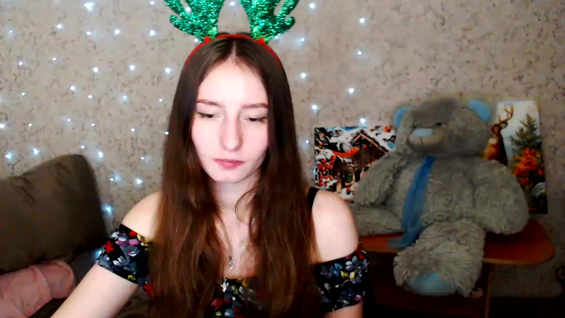 Gallery image thumbnail from Lunnaa_xx's myfreecams stream on, 12/28/2022, 16:37 image 15 of 20