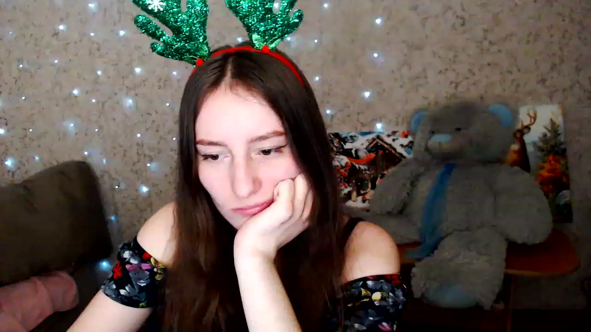 Gallery image thumbnail from Lunnaa_xx's myfreecams stream on, 12/28/2022, 16:37 image 8 of 20