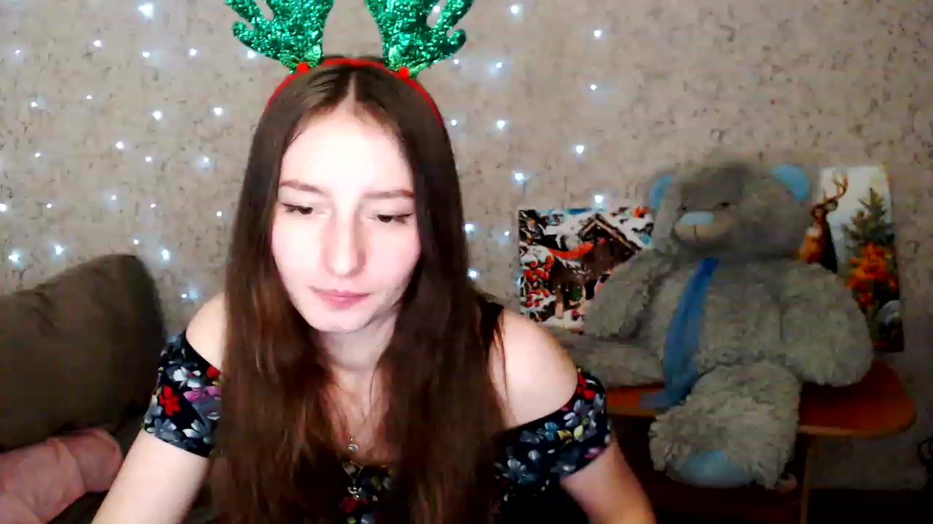 Gallery image thumbnail from Lunnaa_xx's myfreecams stream on, 12/28/2022, 16:37 image 19 of 20