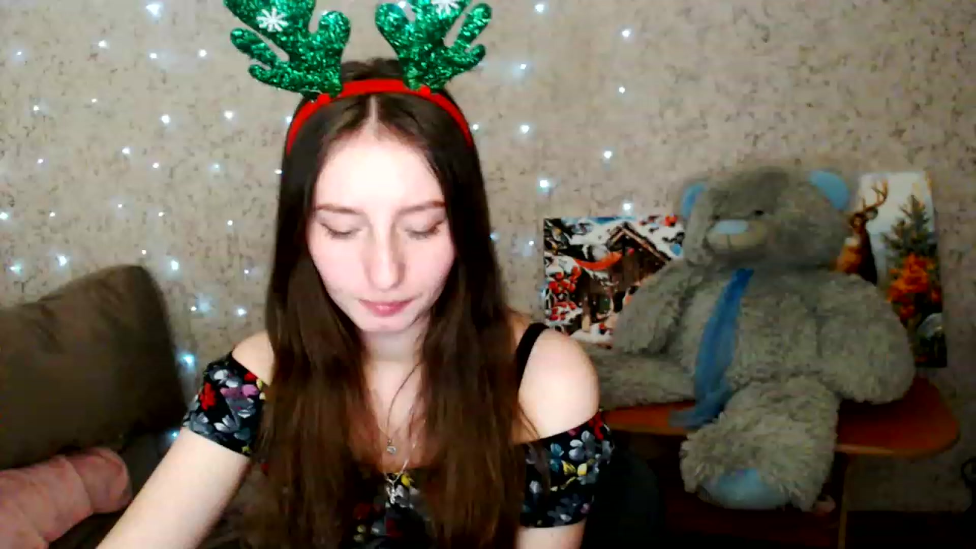 Gallery image thumbnail from Lunnaa_xx's myfreecams stream on, 12/28/2022, 17:33 image 18 of 20