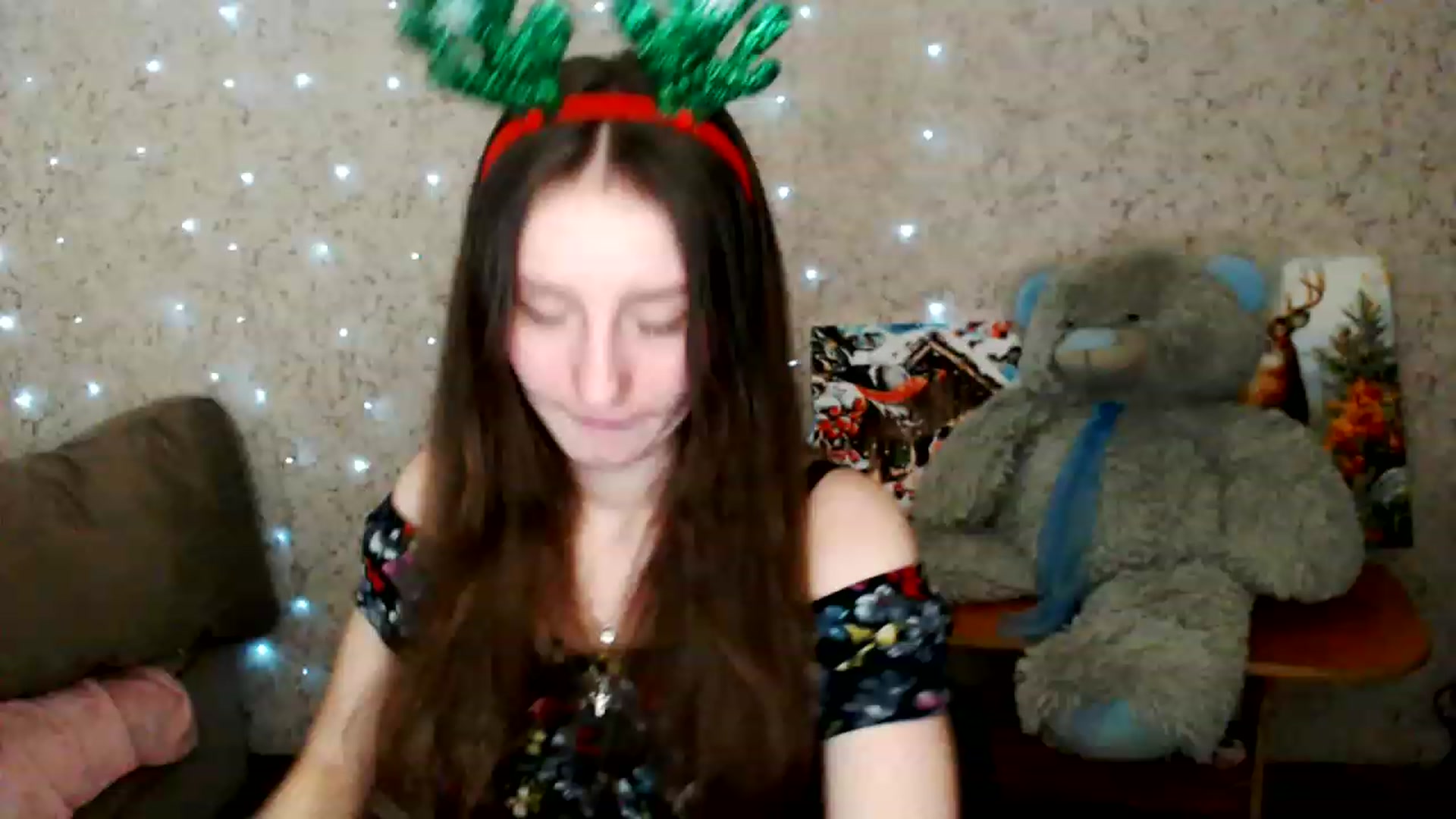 Gallery image thumbnail from Lunnaa_xx's myfreecams stream on, 12/28/2022, 17:33 image 16 of 20