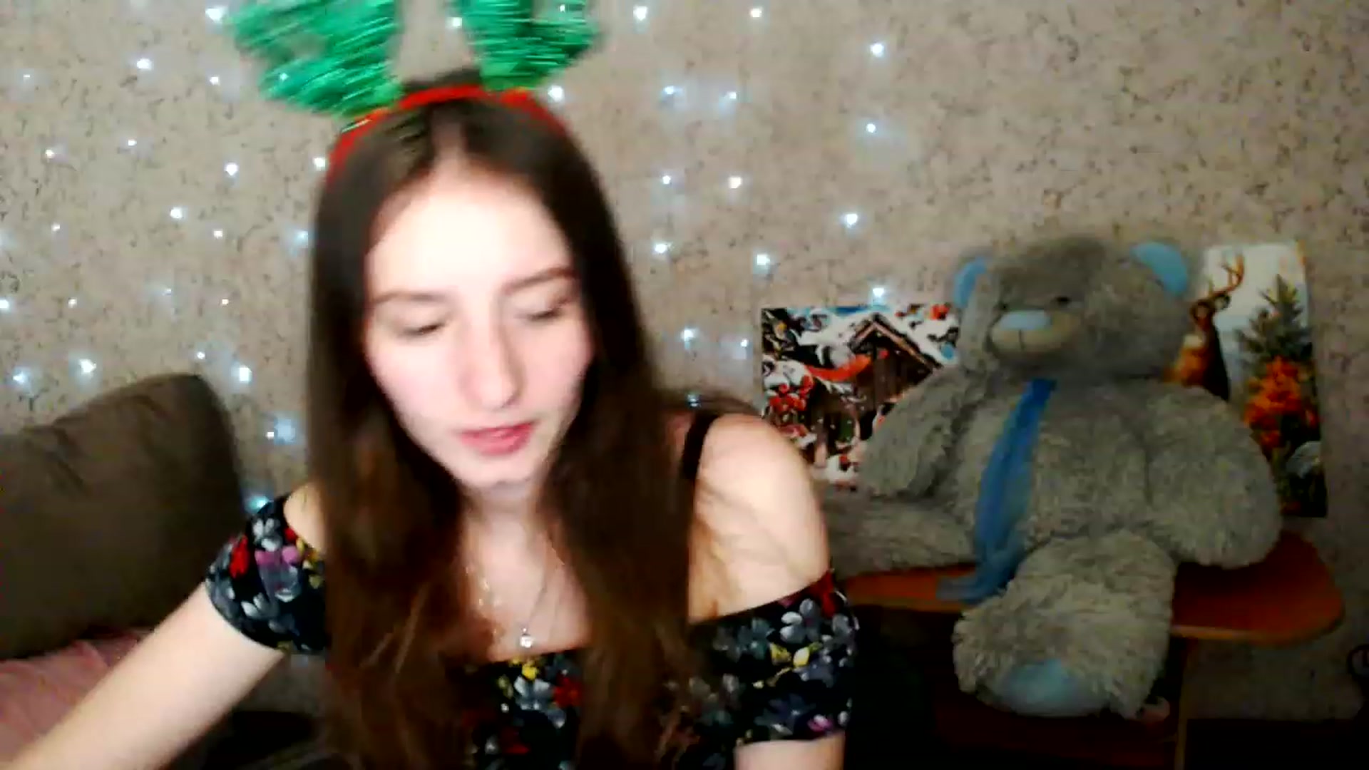 Gallery image thumbnail from Lunnaa_xx's myfreecams stream on, 12/28/2022, 17:33 image 3 of 20