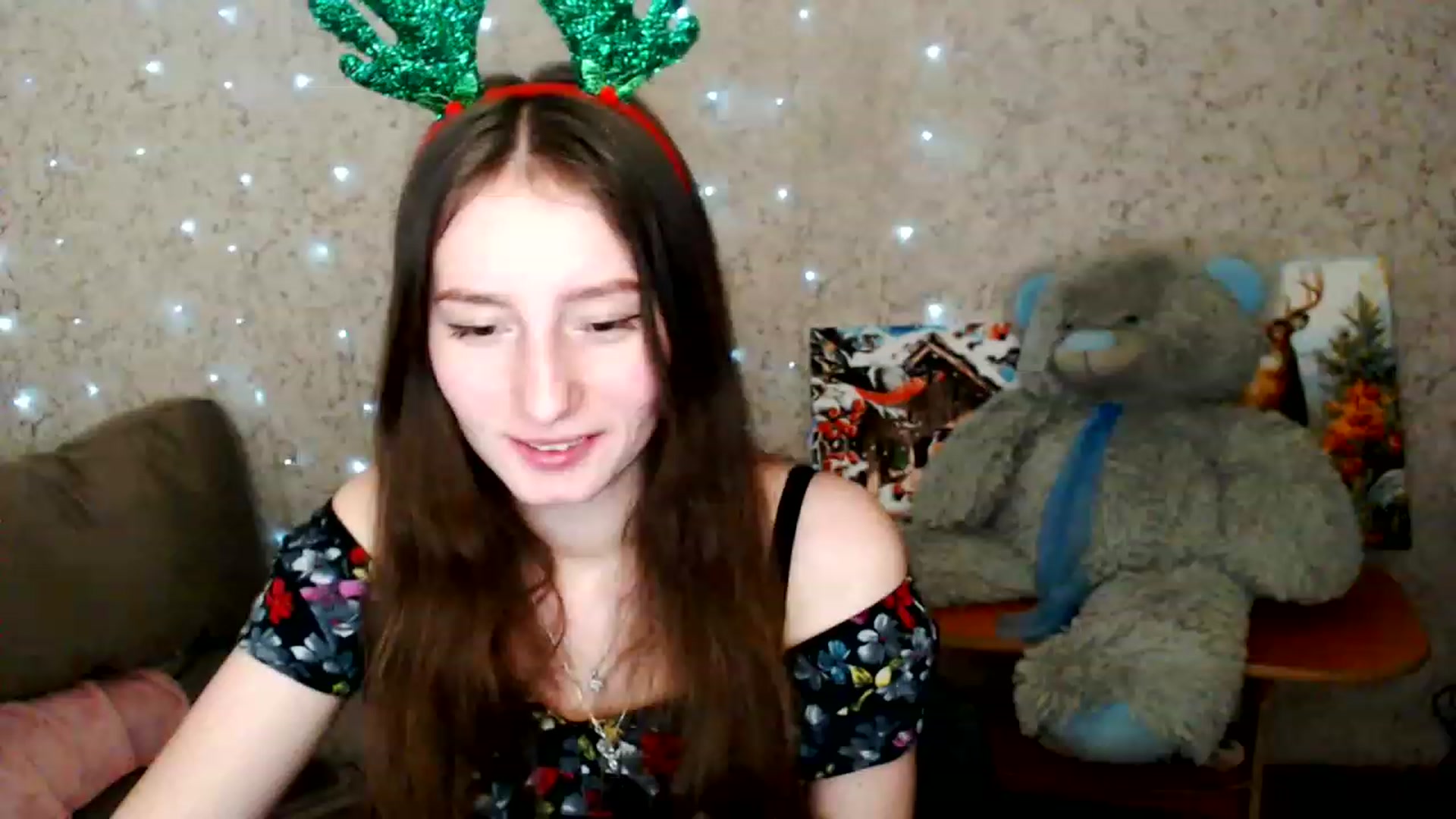 Gallery image thumbnail from Lunnaa_xx's myfreecams stream on, 12/28/2022, 17:33 image 14 of 20