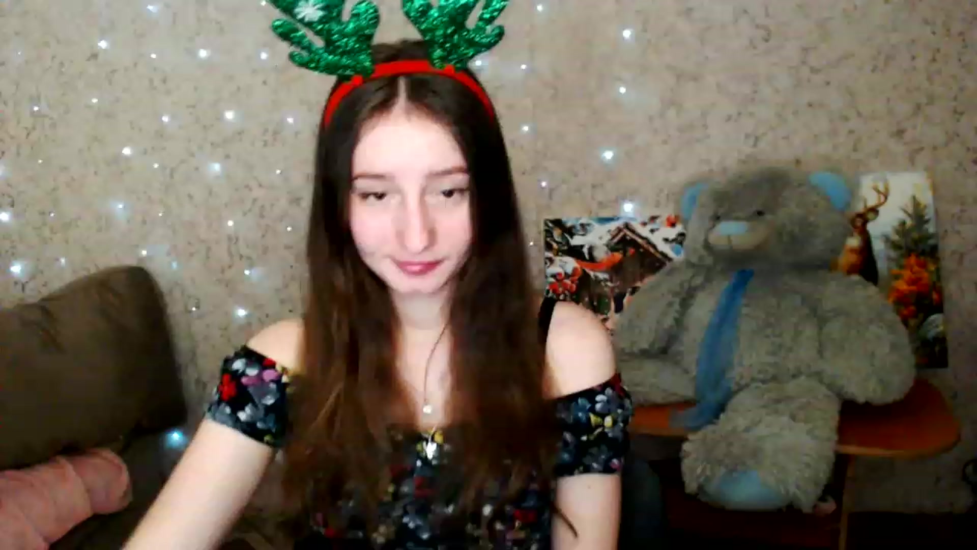 Gallery image thumbnail from Lunnaa_xx's myfreecams stream on, 12/28/2022, 17:33 image 17 of 20