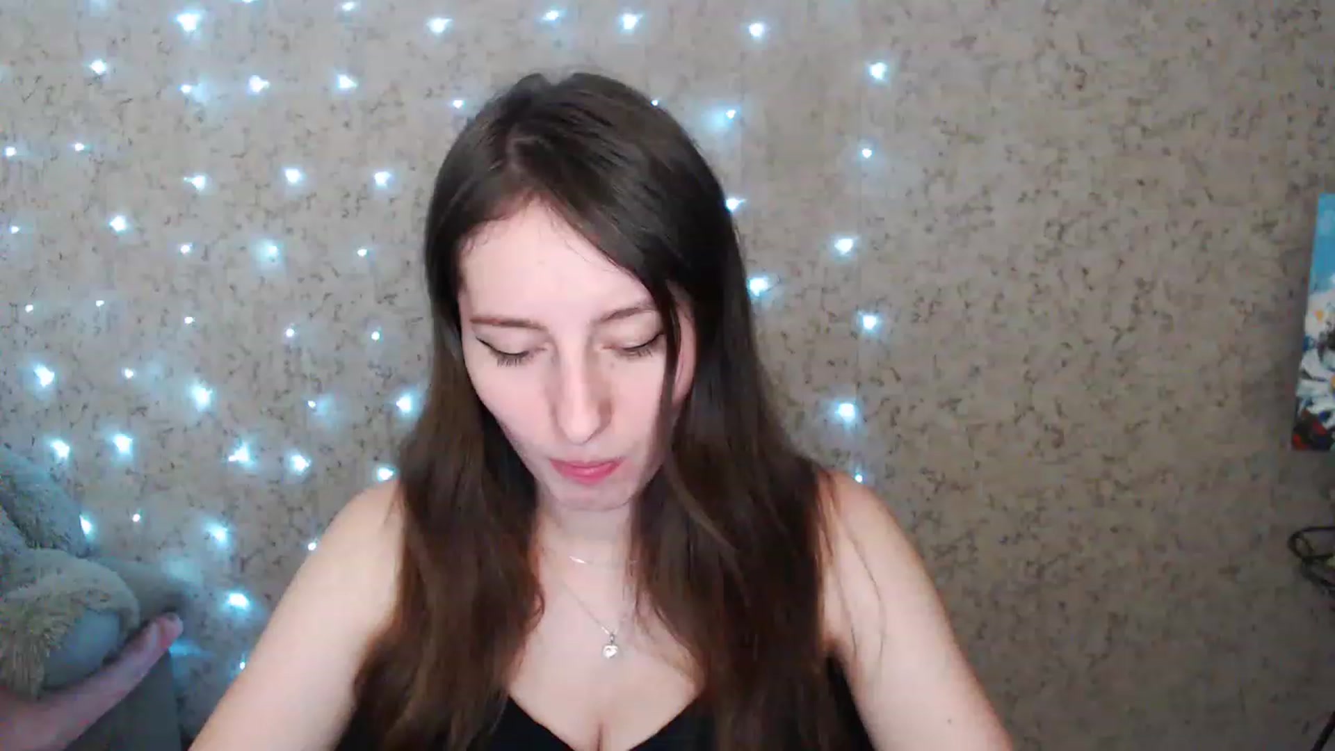 Gallery image thumbnail from Lunnaa_xx's myfreecams stream on, 01/03/2023, 17:04 image 18 of 20