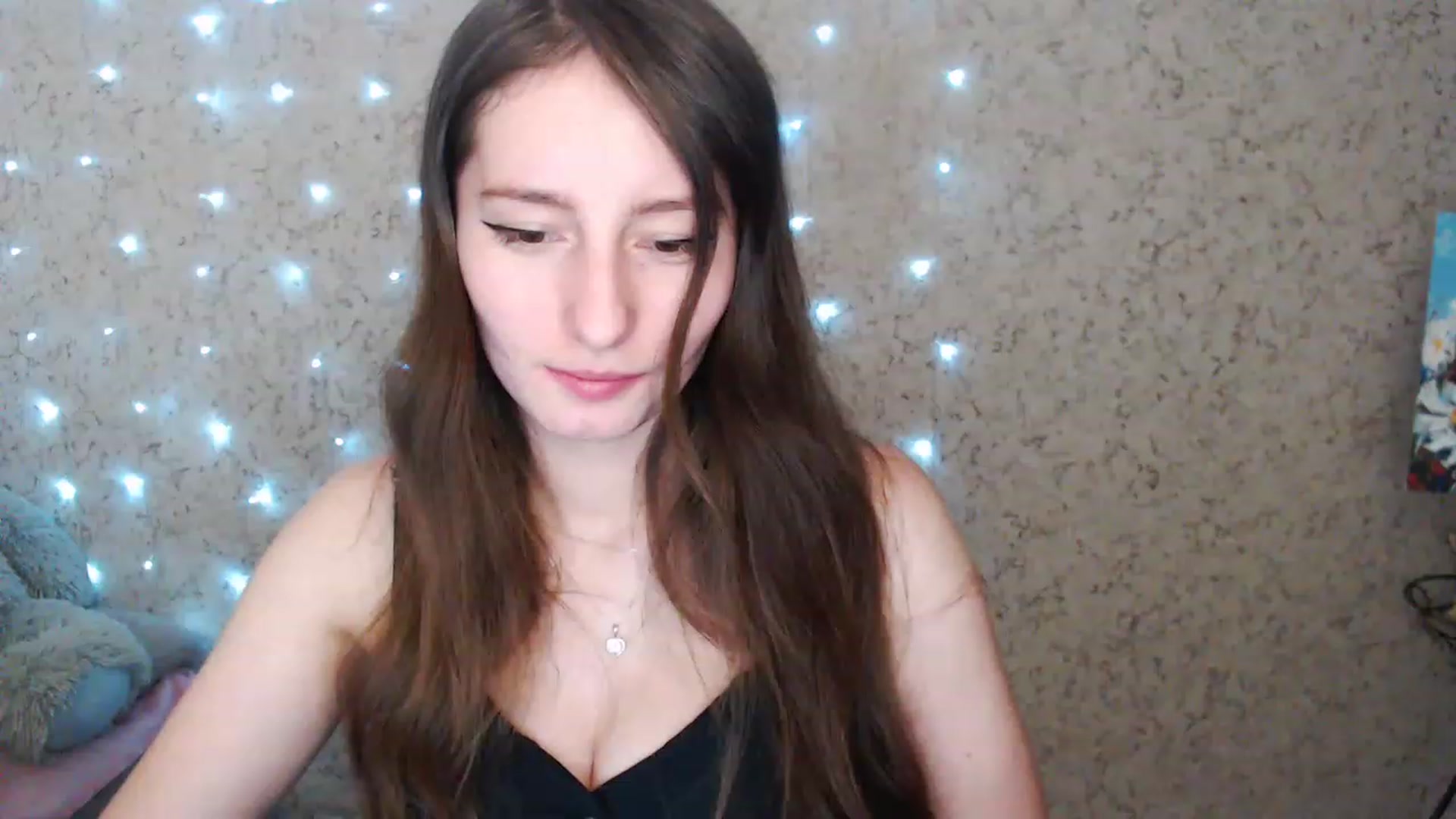 Gallery image thumbnail from Lunnaa_xx's myfreecams stream on, 01/03/2023, 17:04 image 16 of 20