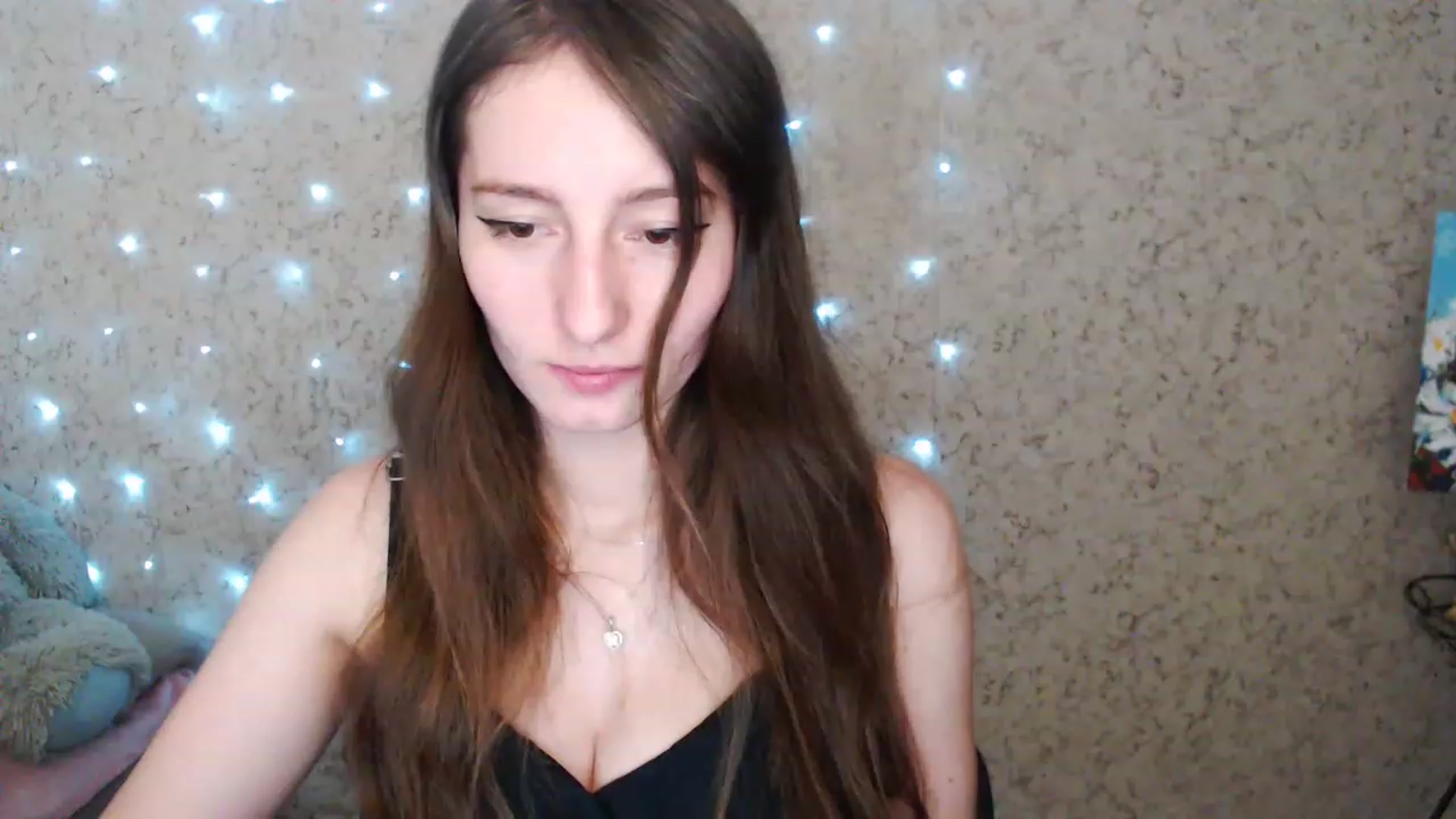 Gallery image thumbnail from Lunnaa_xx's myfreecams stream on, 01/03/2023, 17:04 image 15 of 20