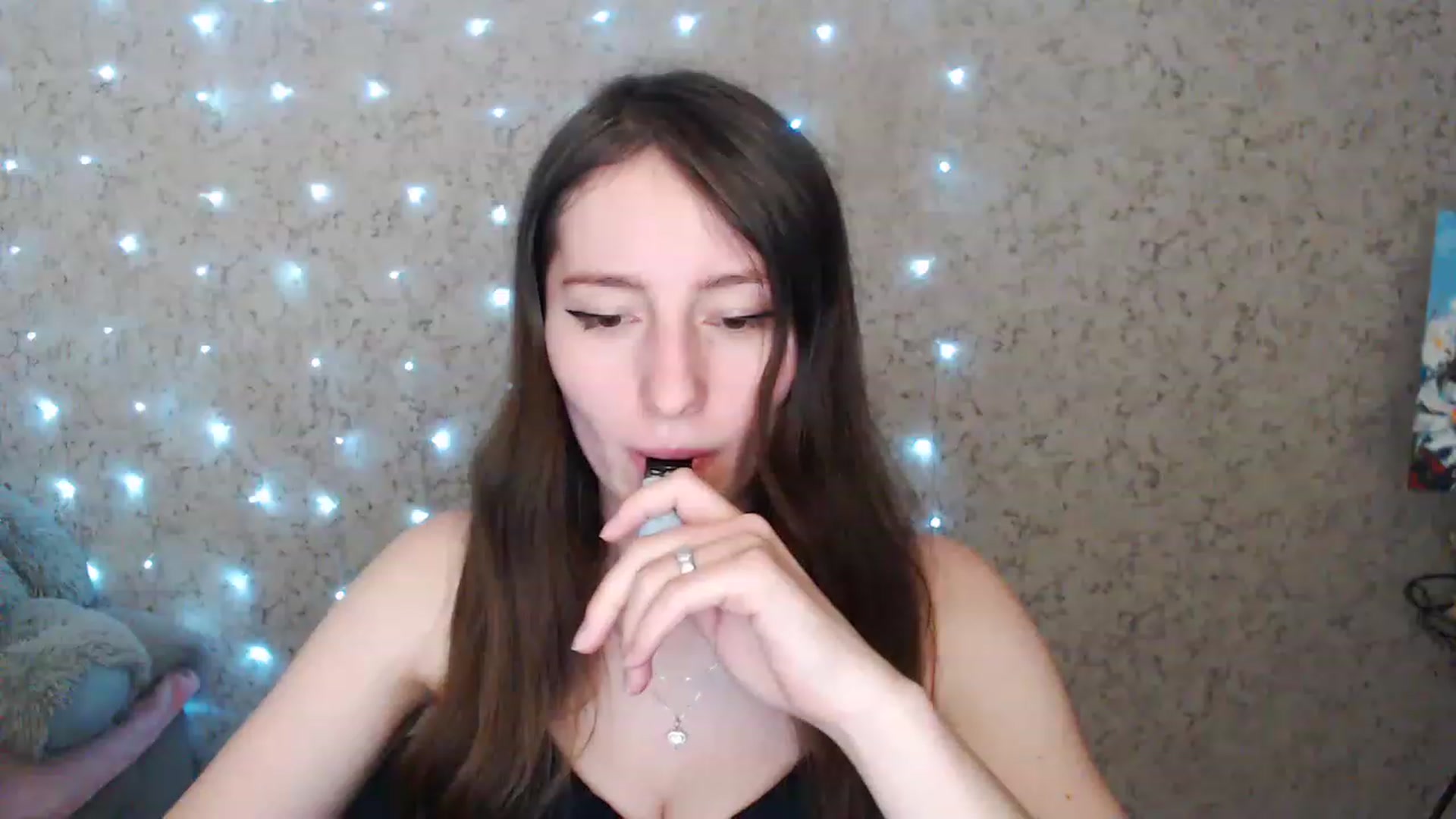 Gallery image thumbnail from Lunnaa_xx's myfreecams stream on, 01/03/2023, 17:04 image 14 of 20