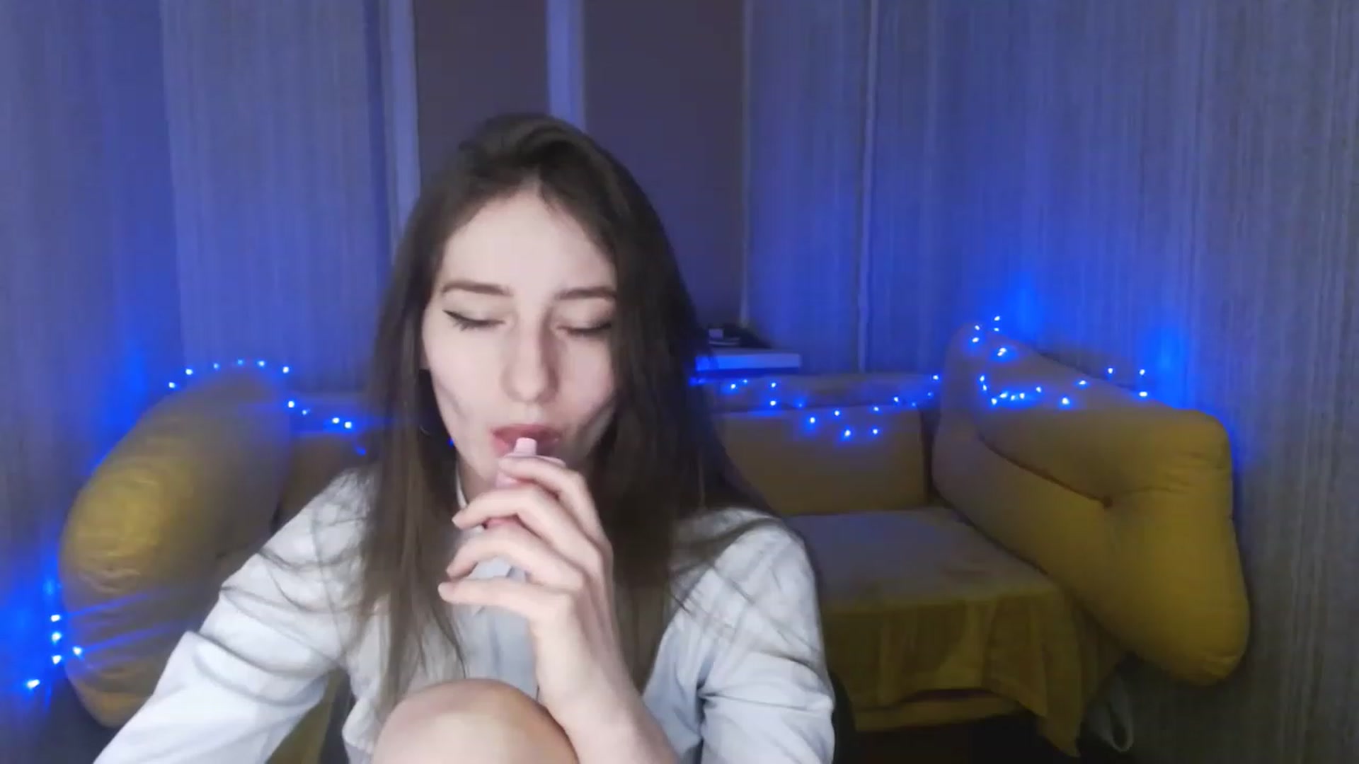 Gallery image thumbnail from Lunnaa_xx's myfreecams stream on, 01/04/2023, 14:48 image 18 of 20