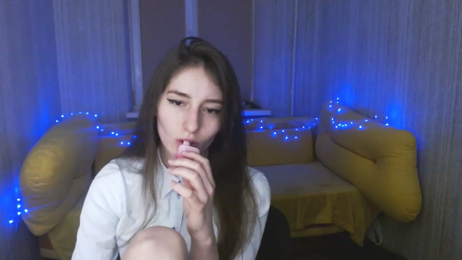 Gallery image thumbnail from Lunnaa_xx's myfreecams stream on, 01/04/2023, 18:16 image 11 of 20