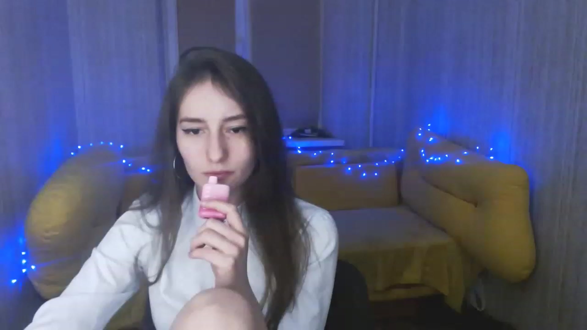 Gallery image thumbnail from Lunnaa_xx's myfreecams stream on, 01/04/2023, 18:16 image 13 of 20