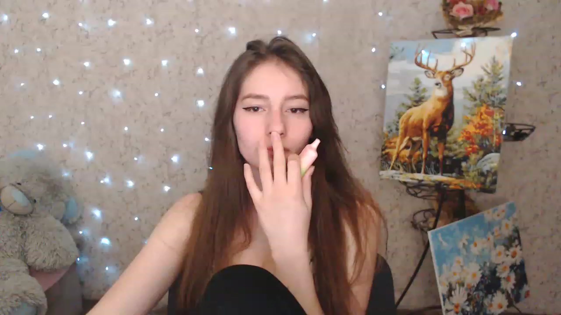 Gallery image thumbnail from Lunnaa_xx's myfreecams stream on, 01/05/2023, 17:29 image 7 of 20