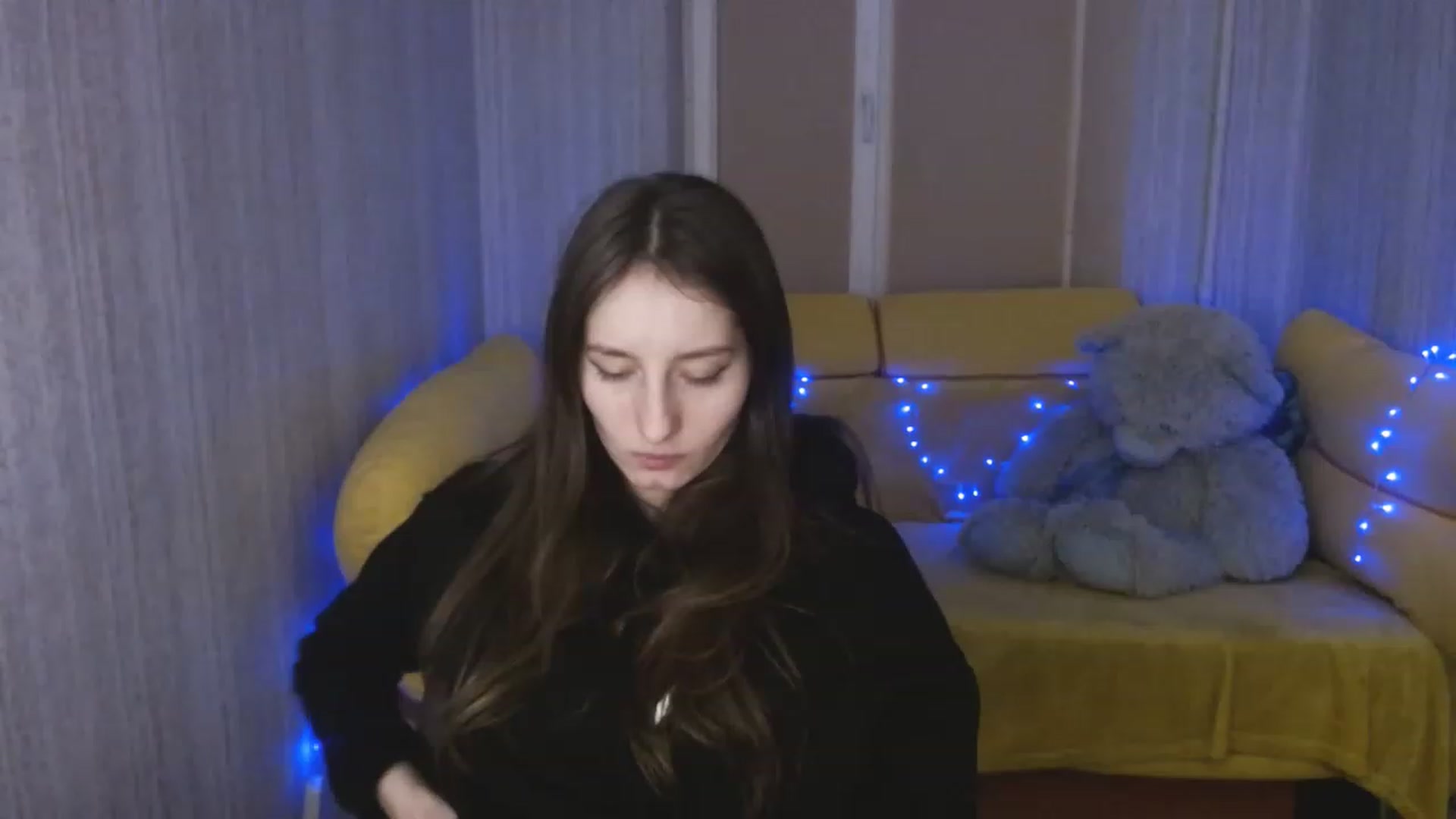 Gallery image thumbnail from Lunnaa_xx's myfreecams stream on, 01/10/2023, 14:45 image 7 of 20