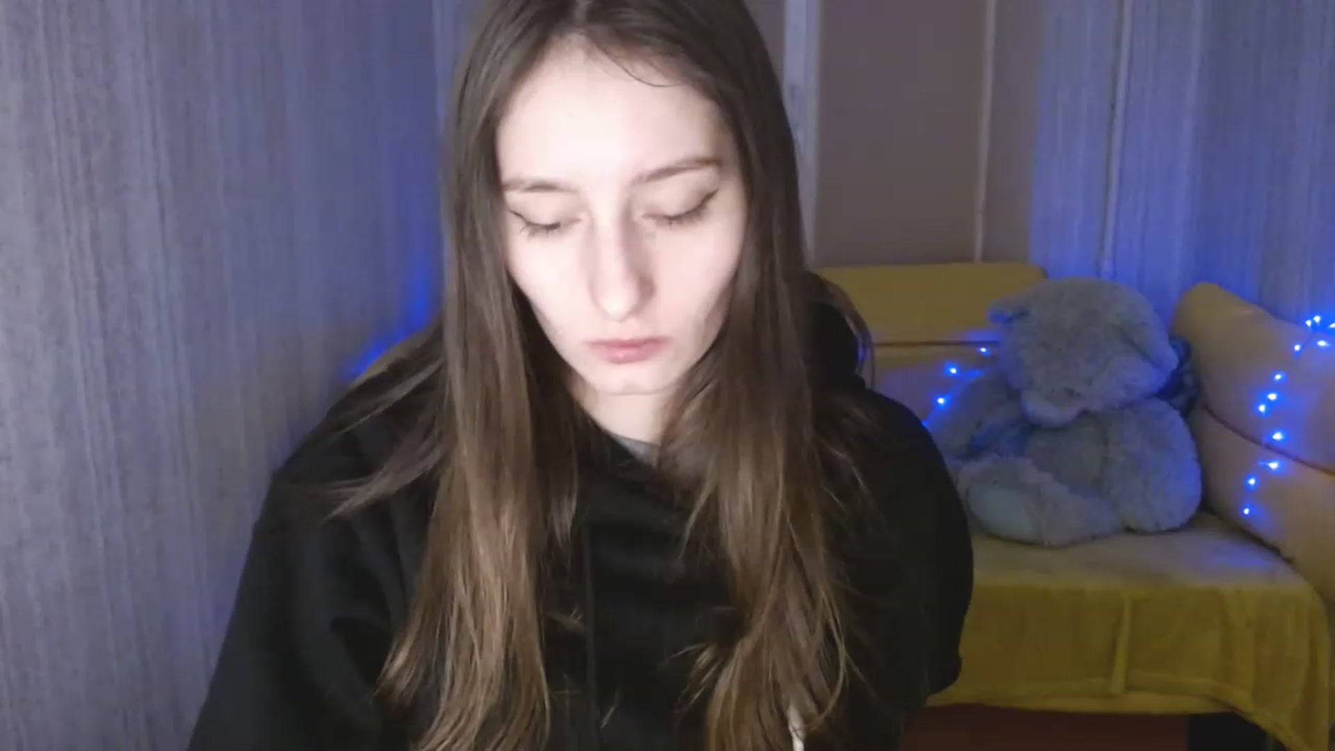 Gallery image thumbnail from Lunnaa_xx's myfreecams stream on, 01/10/2023, 14:45 image 12 of 20