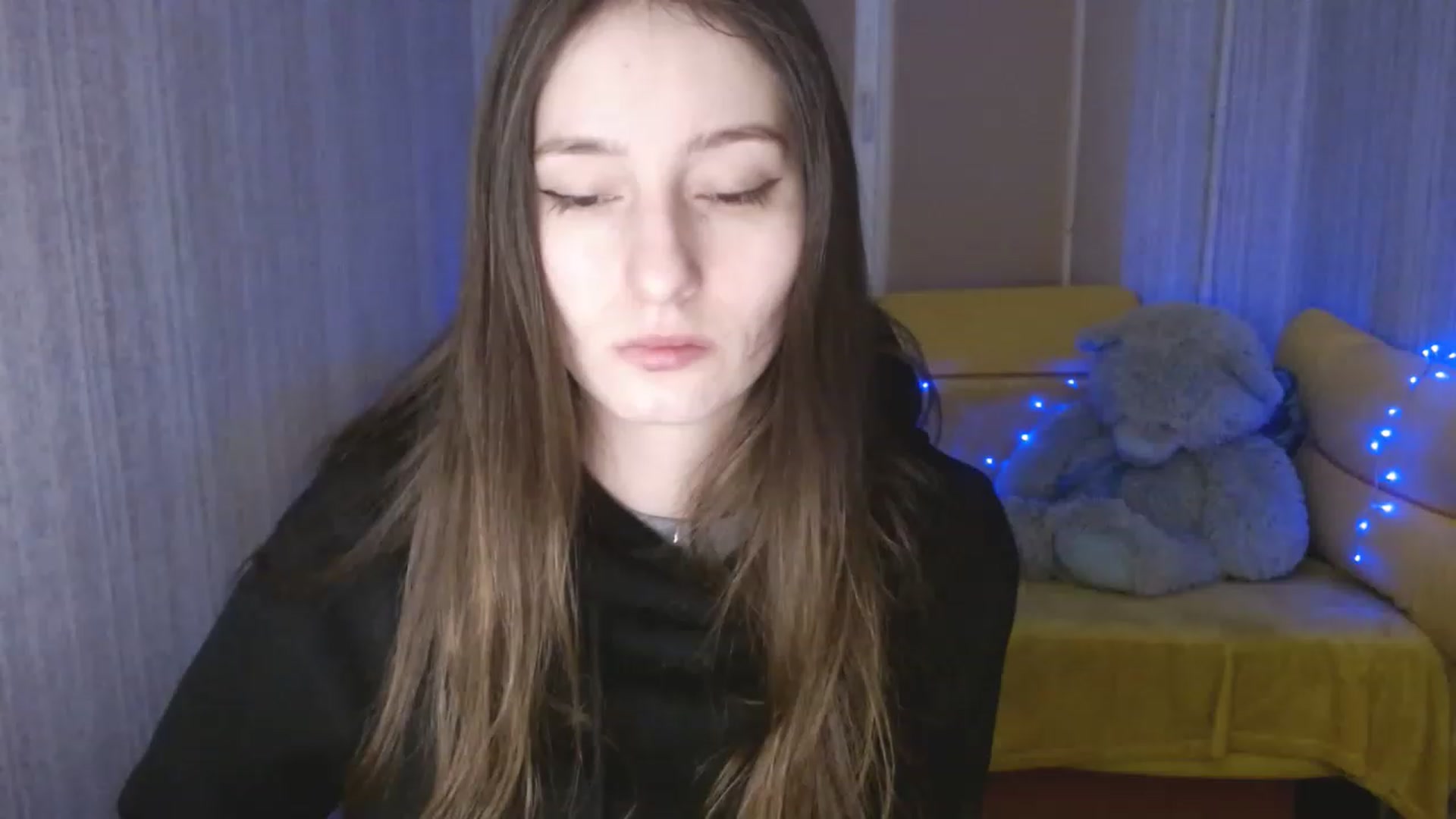 Gallery image thumbnail from Lunnaa_xx's myfreecams stream on, 01/10/2023, 14:45 image 15 of 20