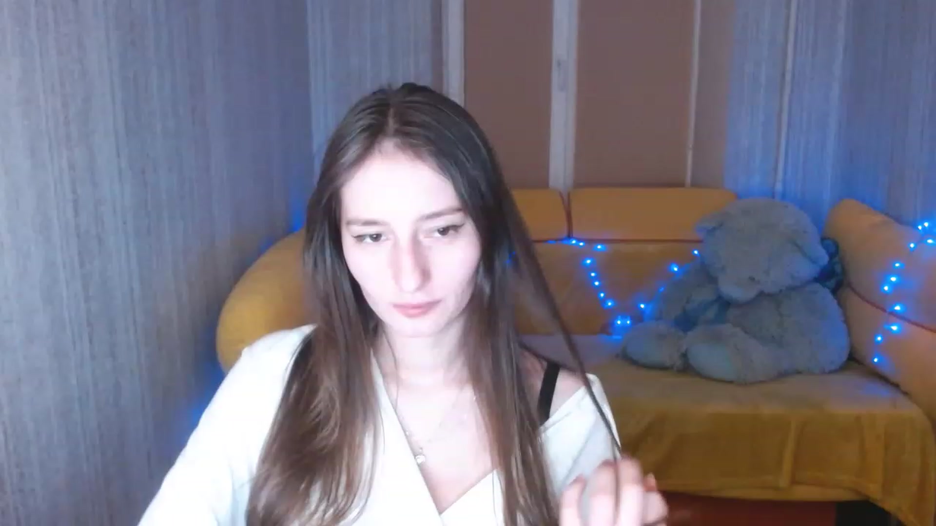Gallery image thumbnail from Lunnaa_xx's myfreecams stream on, 01/10/2023, 17:58 image 9 of 20