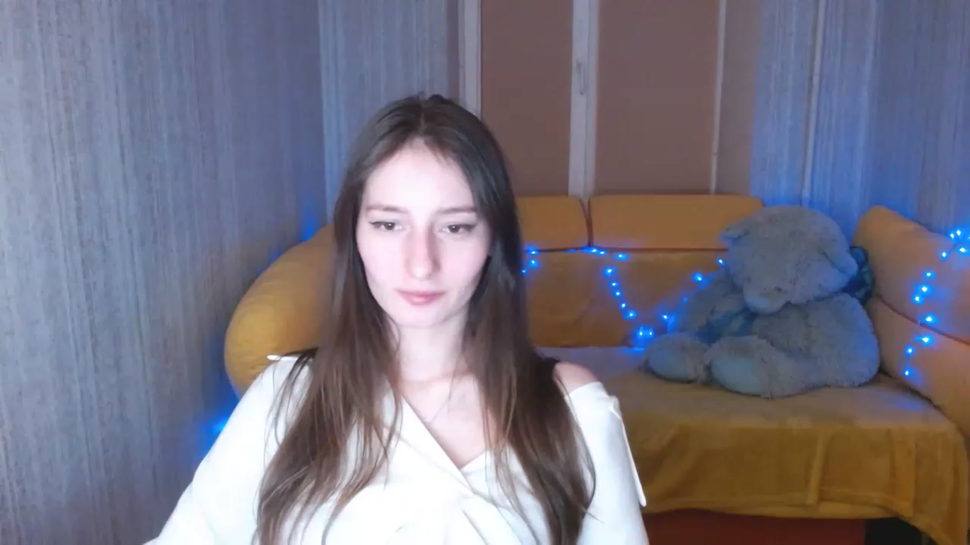 Gallery image thumbnail from Lunnaa_xx's myfreecams stream on, 01/10/2023, 17:58 image 16 of 20