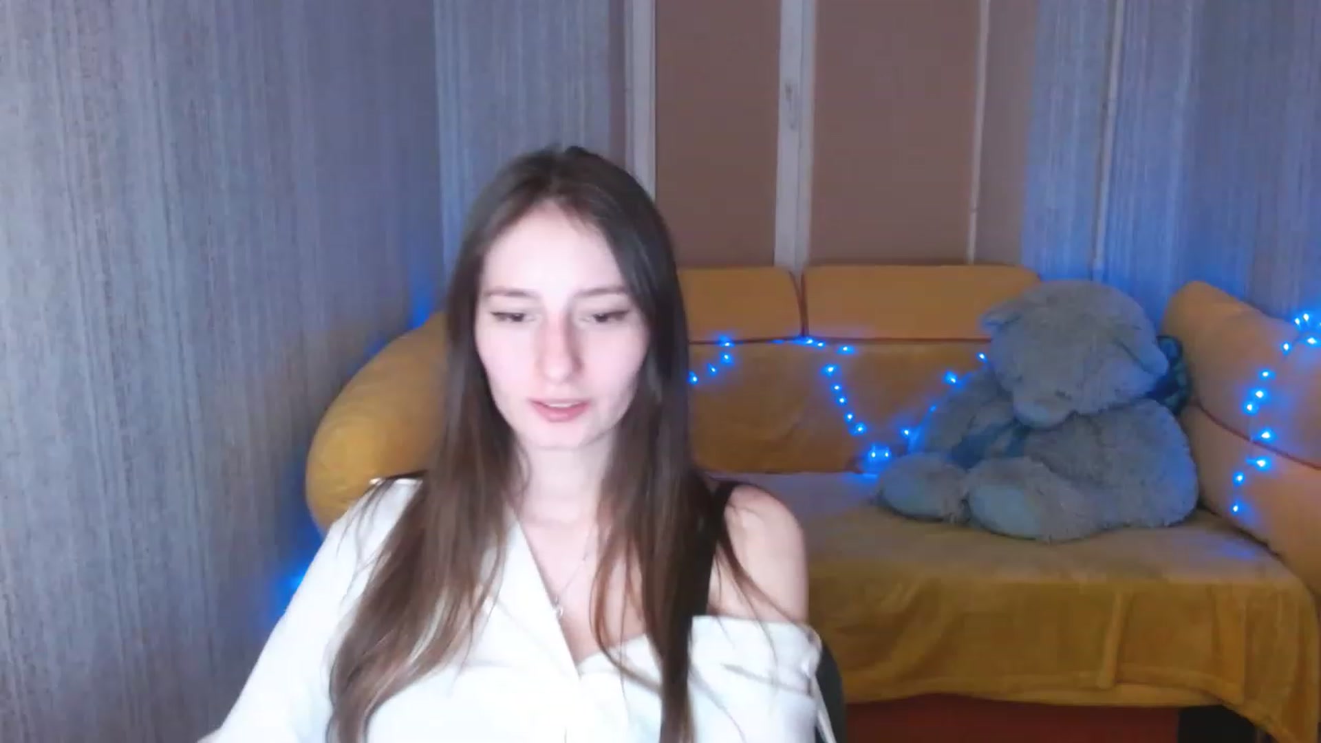 Gallery image thumbnail from Lunnaa_xx's myfreecams stream on, 01/10/2023, 17:58 image 17 of 20