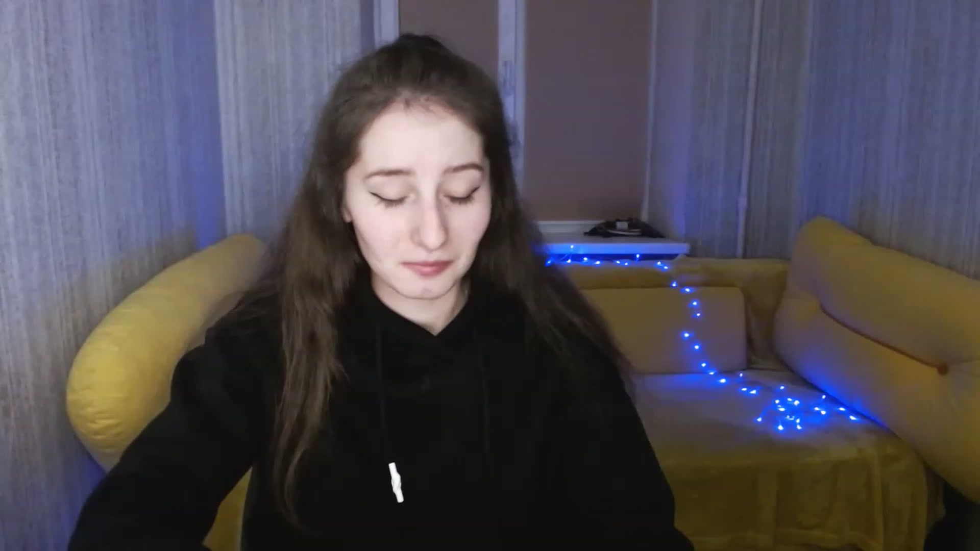Gallery image thumbnail from Lunnaa_xx's myfreecams stream on, 01/18/2023, 16:21 image 19 of 20