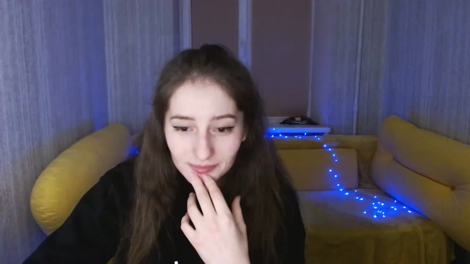 Gallery image thumbnail from Lunnaa_xx's myfreecams stream on, 01/18/2023, 16:21 image 13 of 20