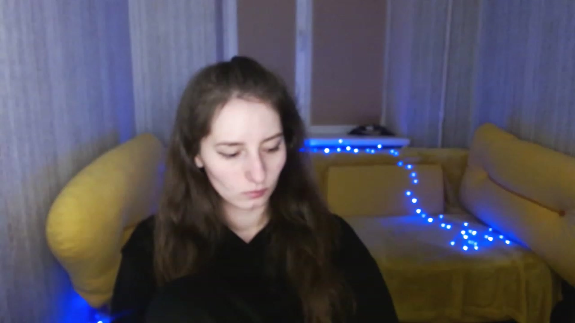 Gallery image thumbnail from Lunnaa_xx's myfreecams stream on, 01/18/2023, 17:13 image 17 of 20