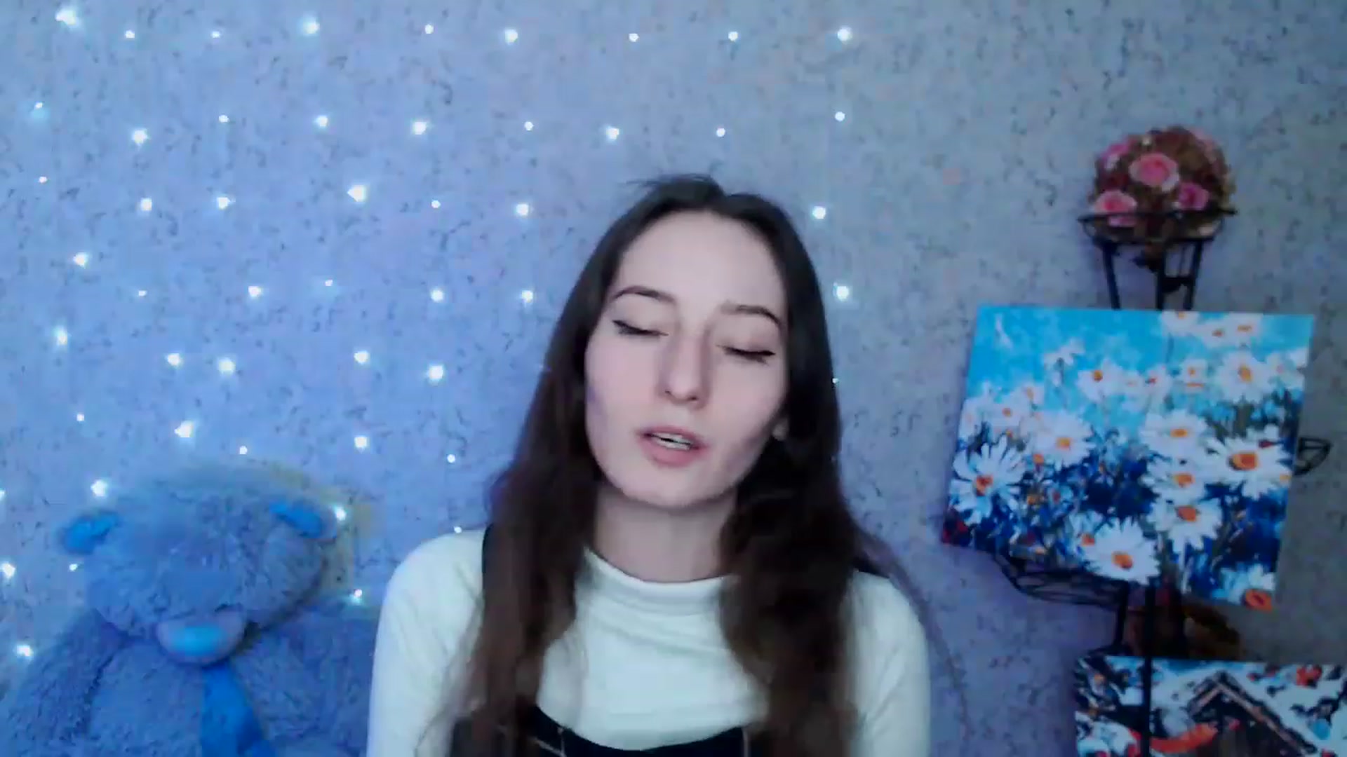 Gallery image thumbnail from Lunnaa_xx's myfreecams stream on, 02/01/2023, 16:05 image 13 of 20