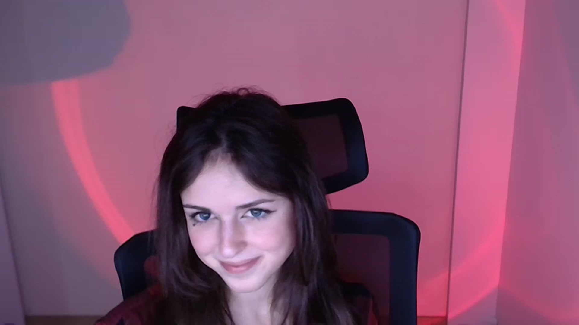 Gallery image thumbnail from Lurenn's myfreecams stream on, 11/23/2023, 14:05 image 20 of 20
