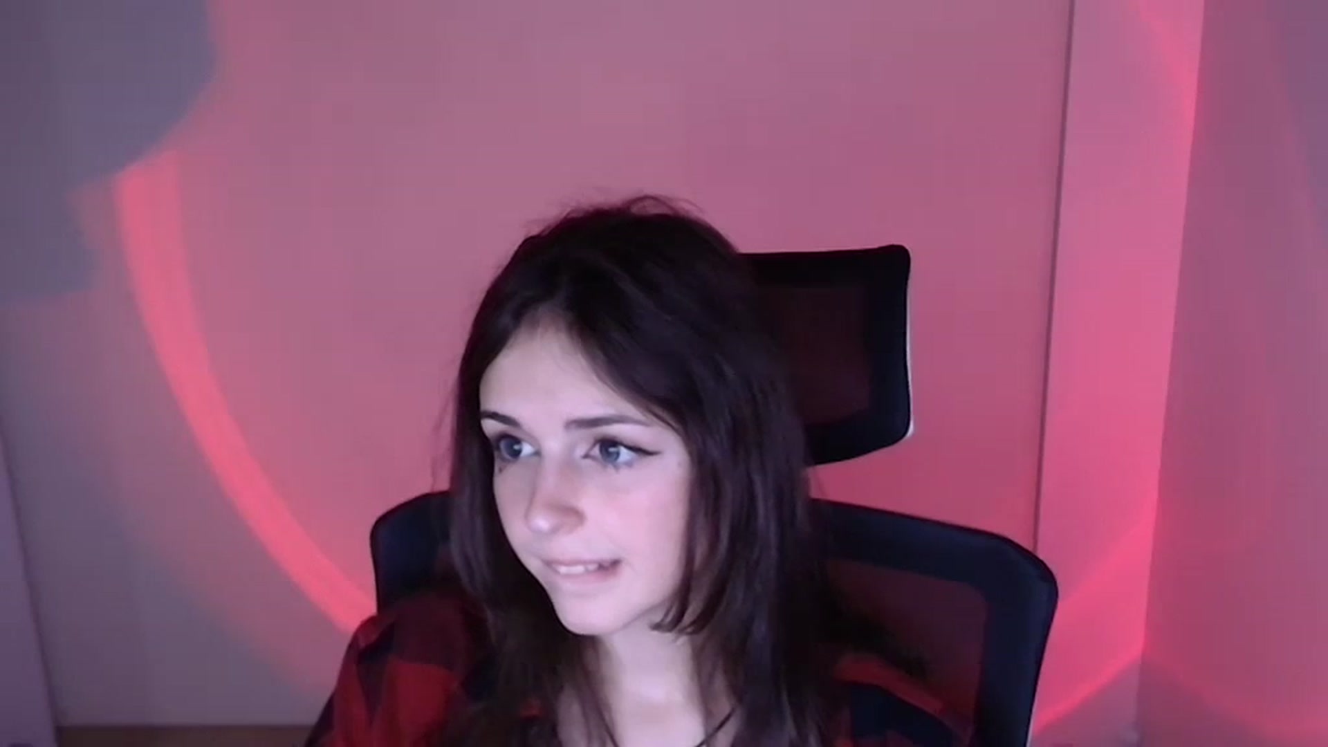 Gallery image thumbnail from Lurenn's myfreecams stream on, 11/23/2023, 14:05 image 5 of 20
