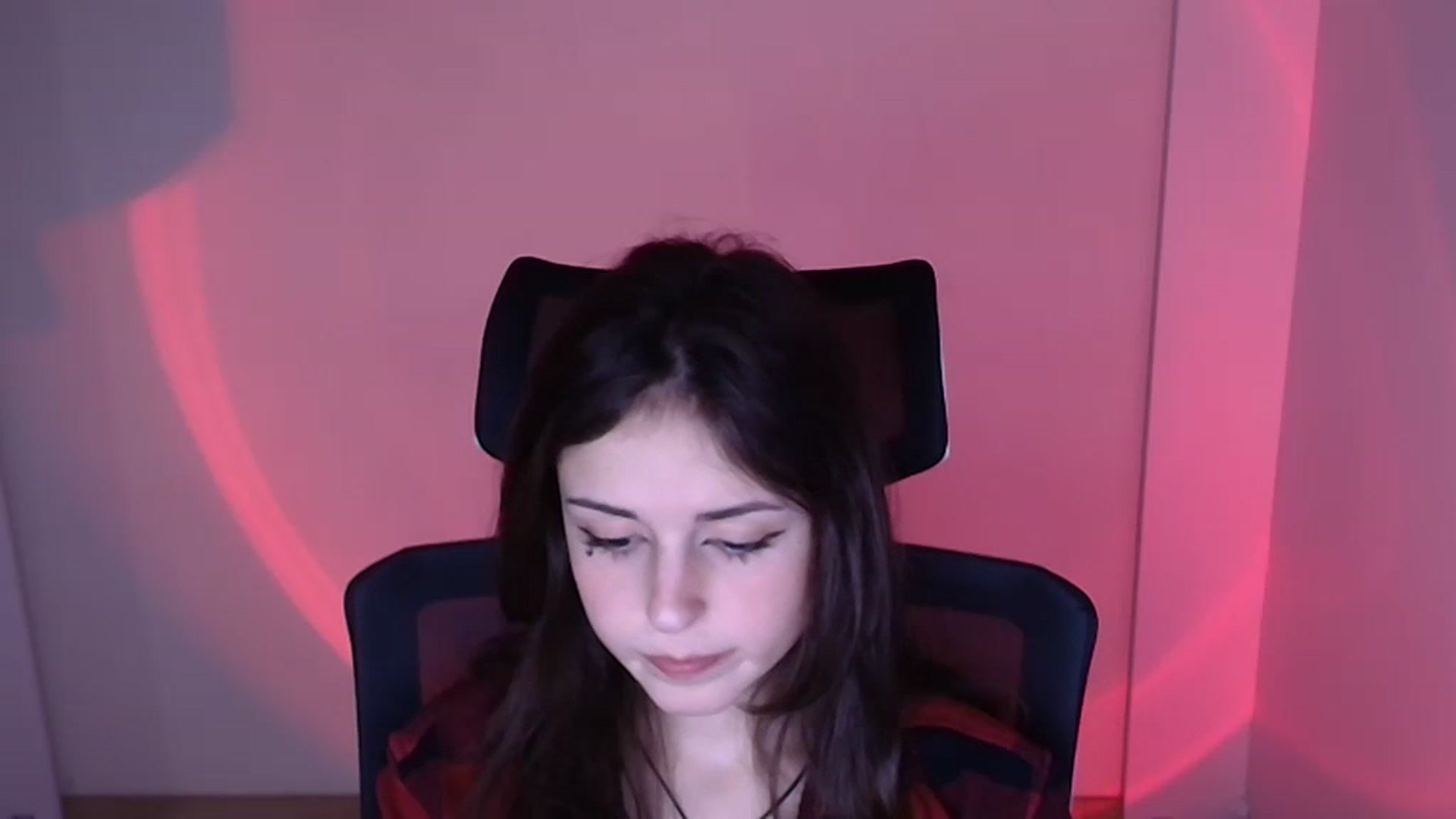 Gallery image thumbnail from Lurenn's myfreecams stream on, 11/23/2023, 14:05 image 10 of 20