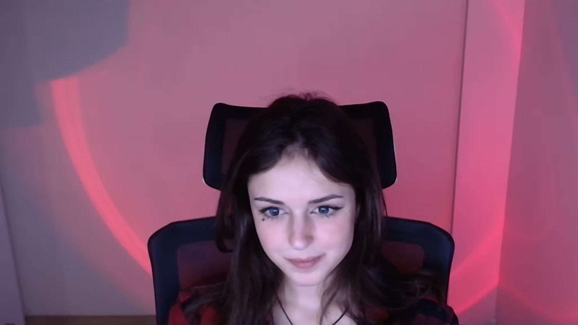 Gallery image thumbnail from Lurenn's myfreecams stream on, 11/23/2023, 14:05 image 15 of 20