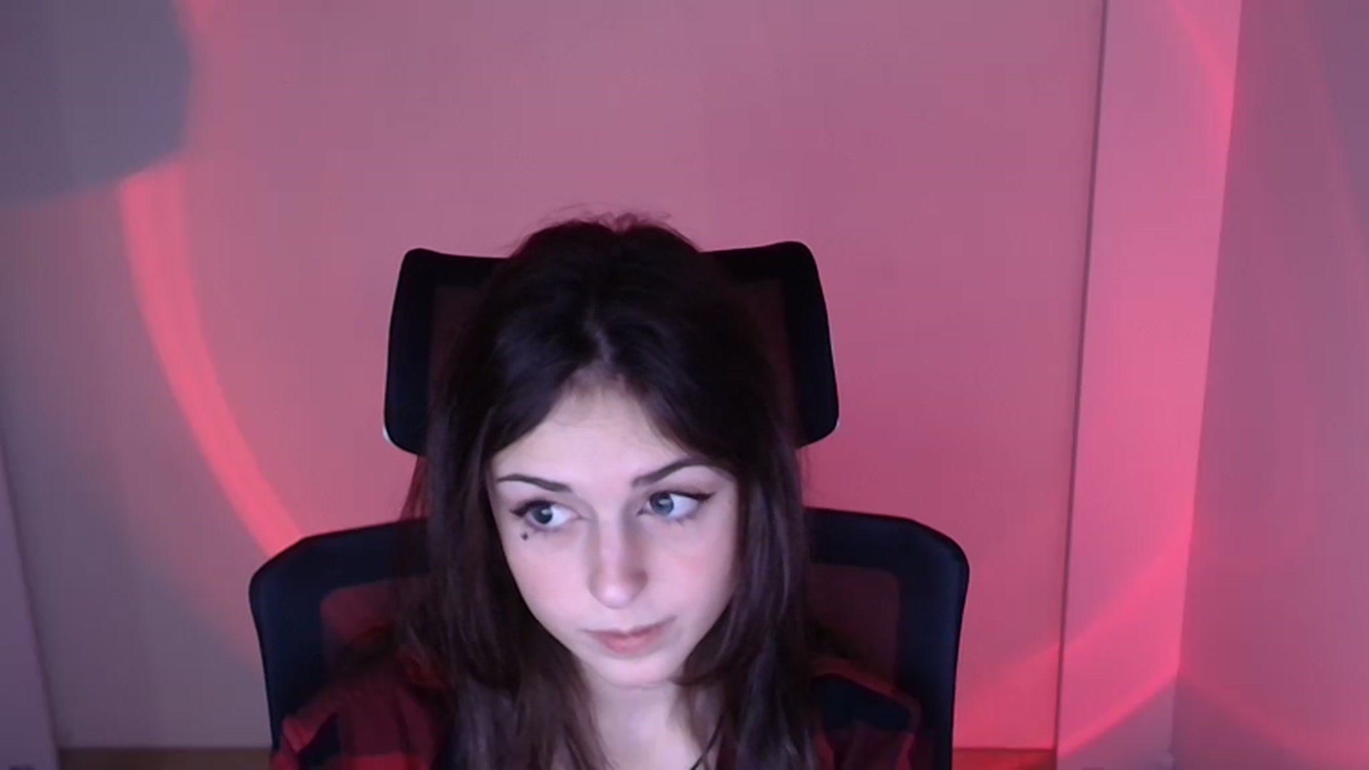 Gallery image thumbnail from Lurenn's myfreecams stream on, 11/23/2023, 14:05 image 7 of 20