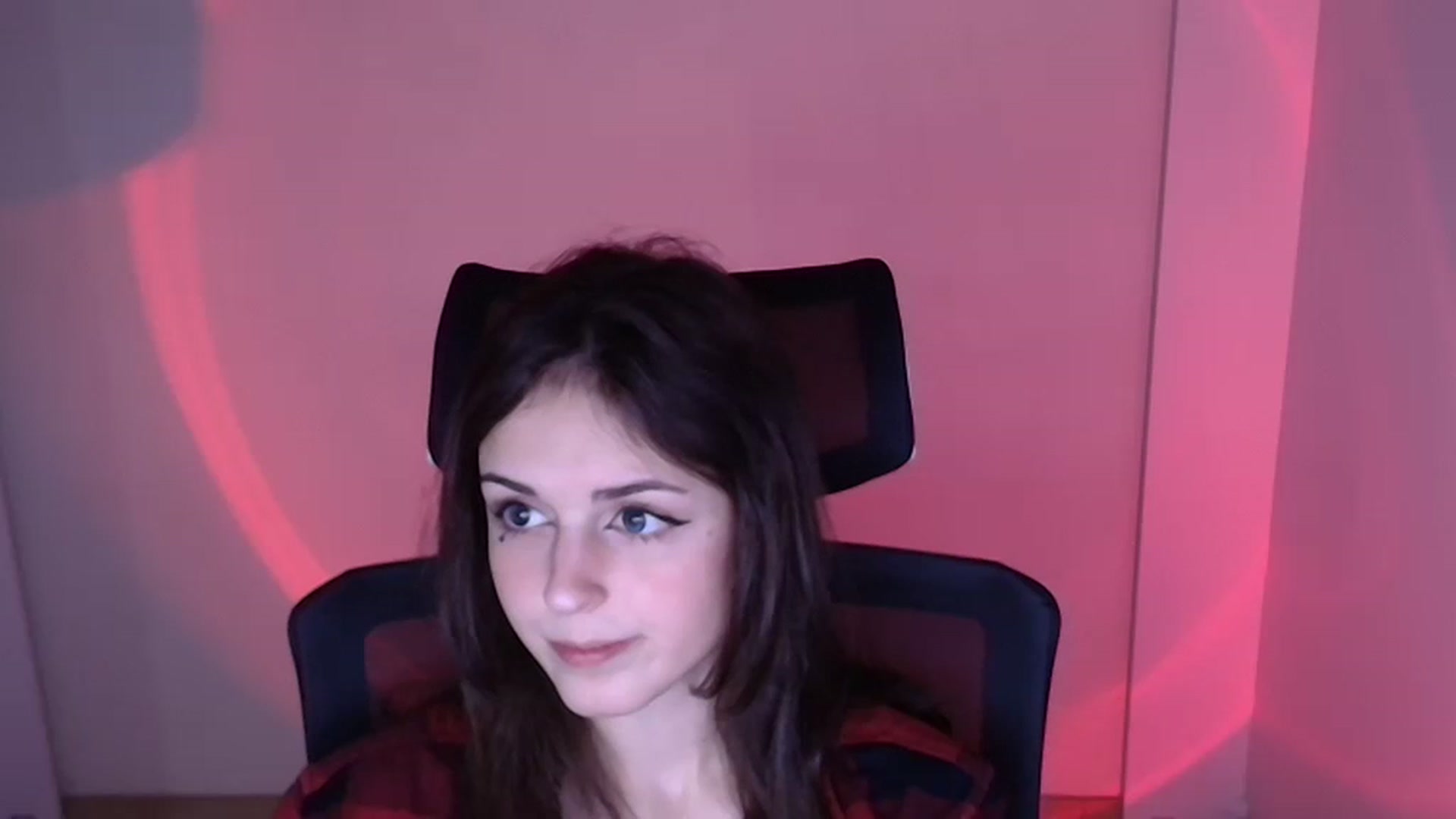 Gallery image thumbnail from Lurenn's myfreecams stream on, 11/23/2023, 14:05 image 1 of 20