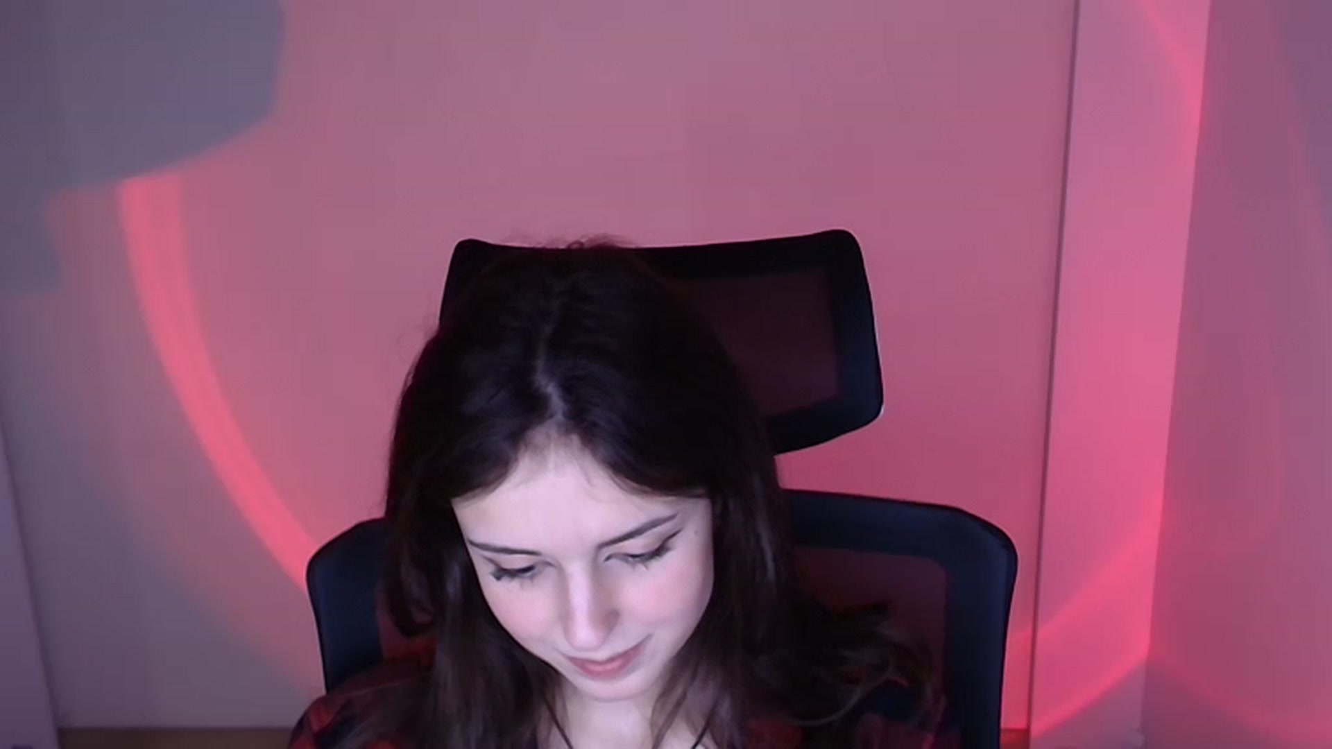 Gallery image thumbnail from Lurenn's myfreecams stream on, 11/23/2023, 14:05 image 16 of 20