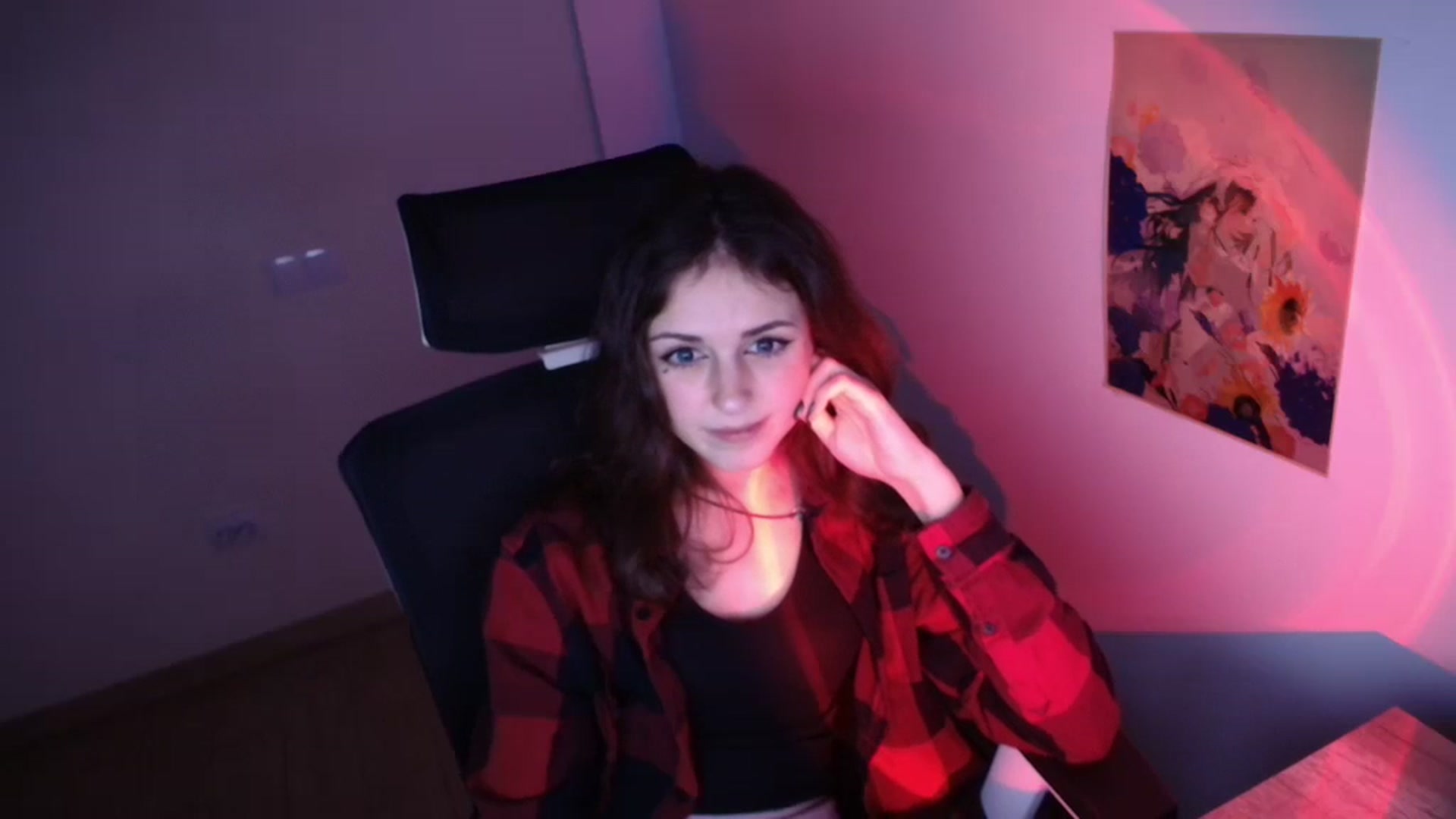 Gallery image thumbnail from Lurenn's myfreecams stream on, 11/26/2023, 16:09 image 13 of 20