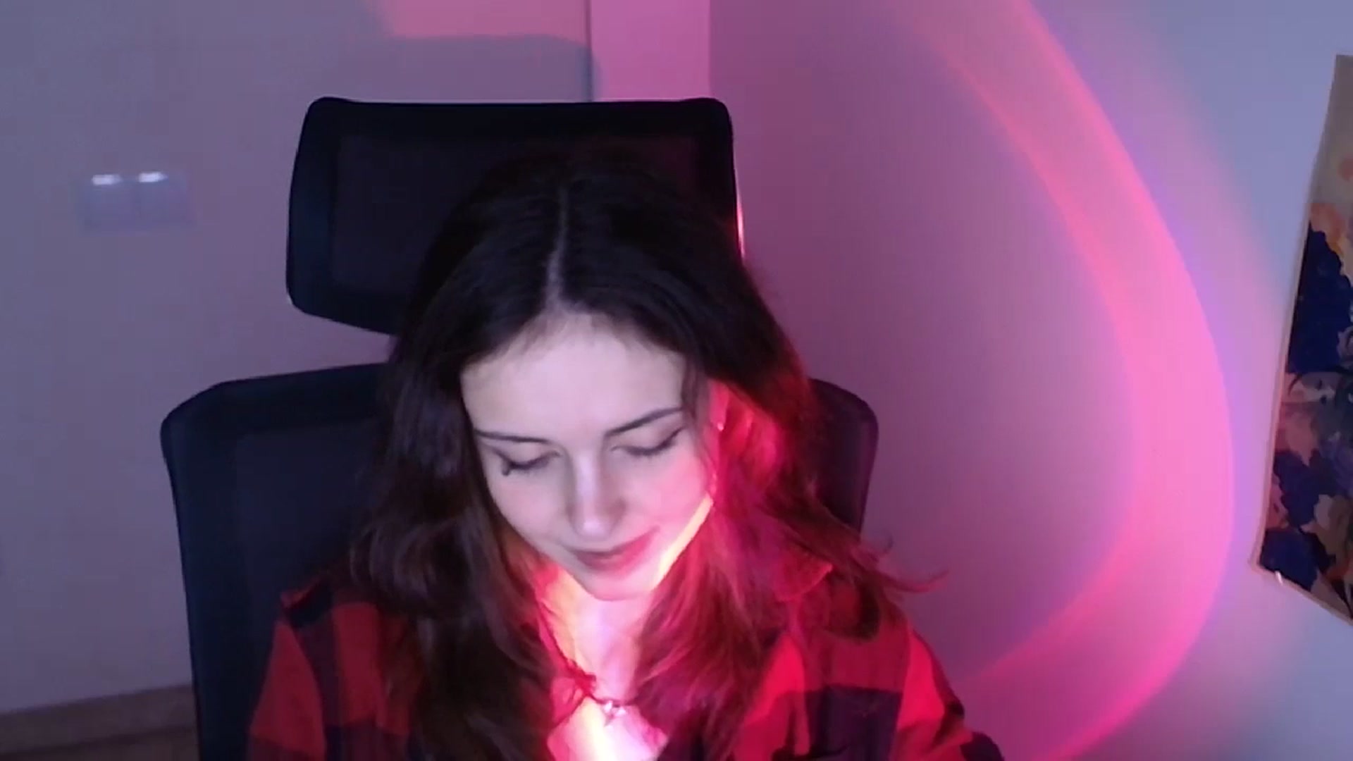 Gallery image thumbnail from Lurenn's myfreecams stream on, 11/27/2023, 08:41 image 19 of 20